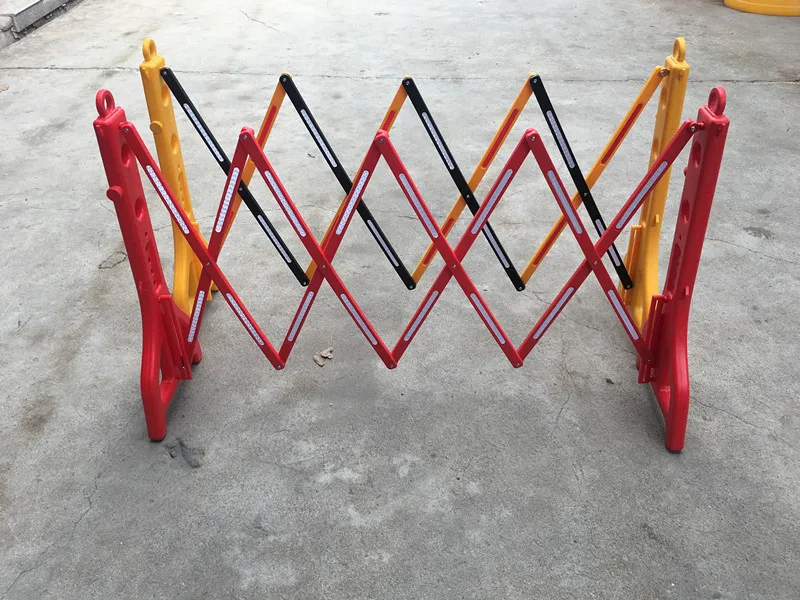 Portable Red & White Expandable Plastic Traffic Barrier Temporary Road Safety Solution