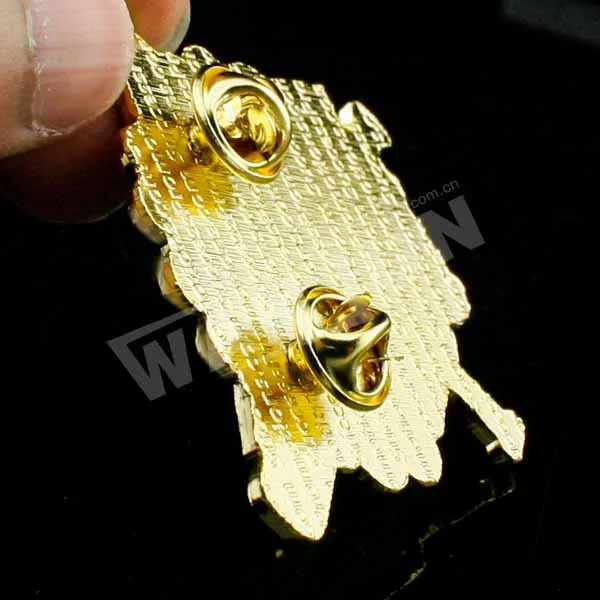 2019 Manufacturers China Hard Enamel Lapel Pin Custom Christmas lapel pins Customized design cheap enamel lapel pin