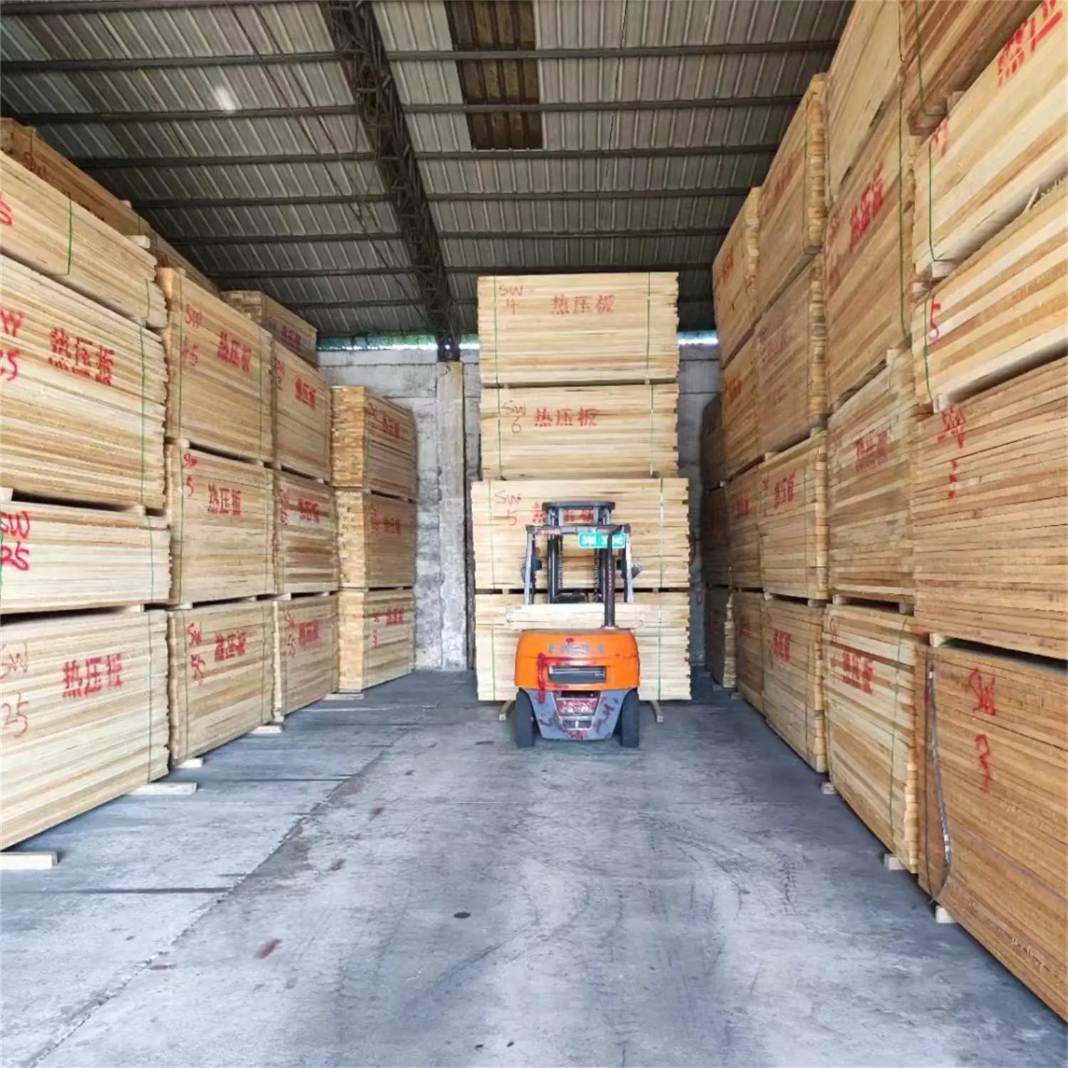 Hot Selling Factory Direct Supply Customized Specification Chinese White Poplar Sawn Timber