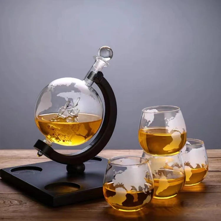 Hot Sale Hand-Blown Lead-Free glass whiskey decanter globe With 4pcs  Glass cup And Wood Base