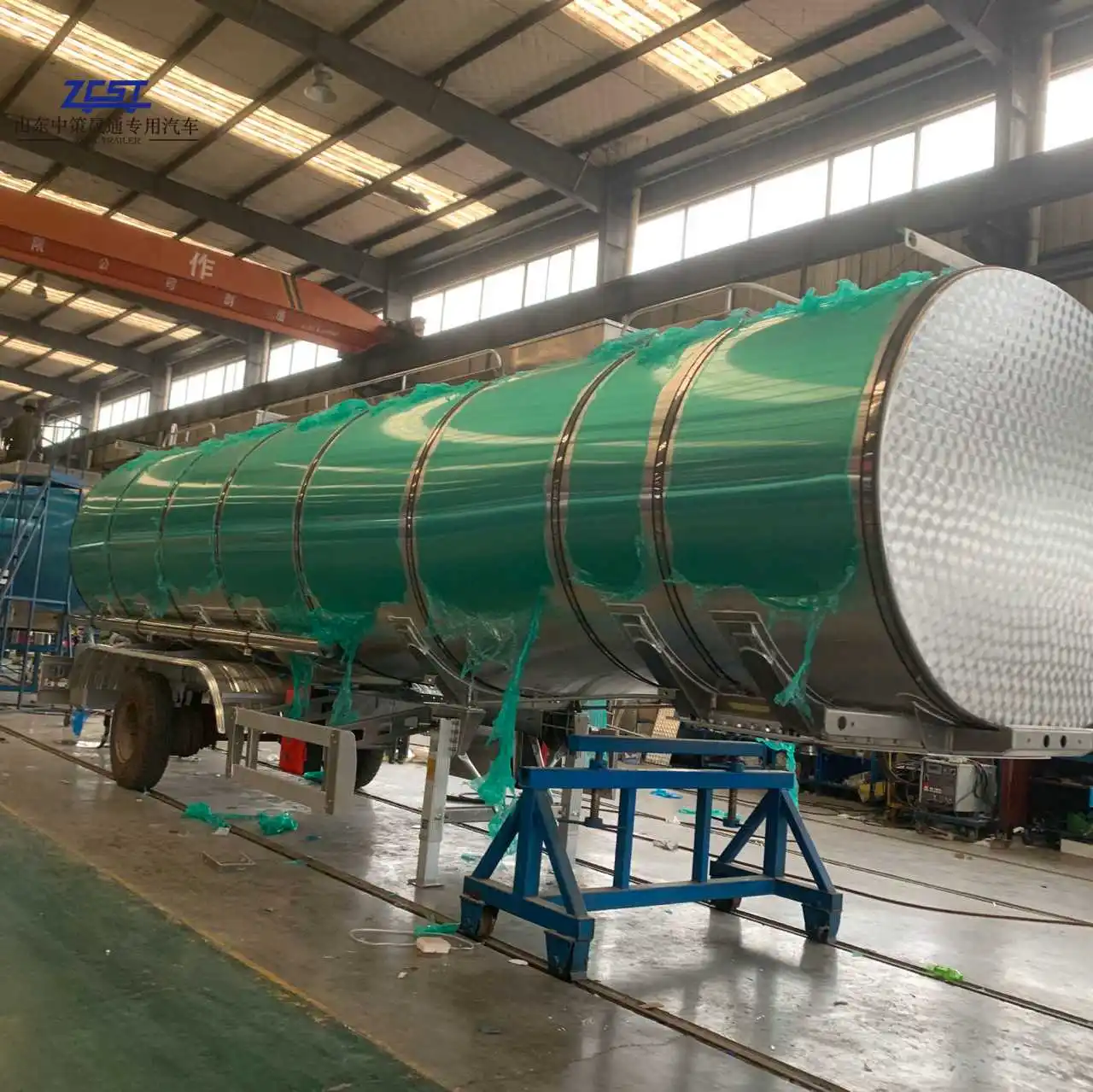 Tank Car Hot Sale Stainless Steel Cubic Can Be Customized 30-60 40000 L White Truck Trailers Fuel Carbon Steel Semi-trailer ZCST