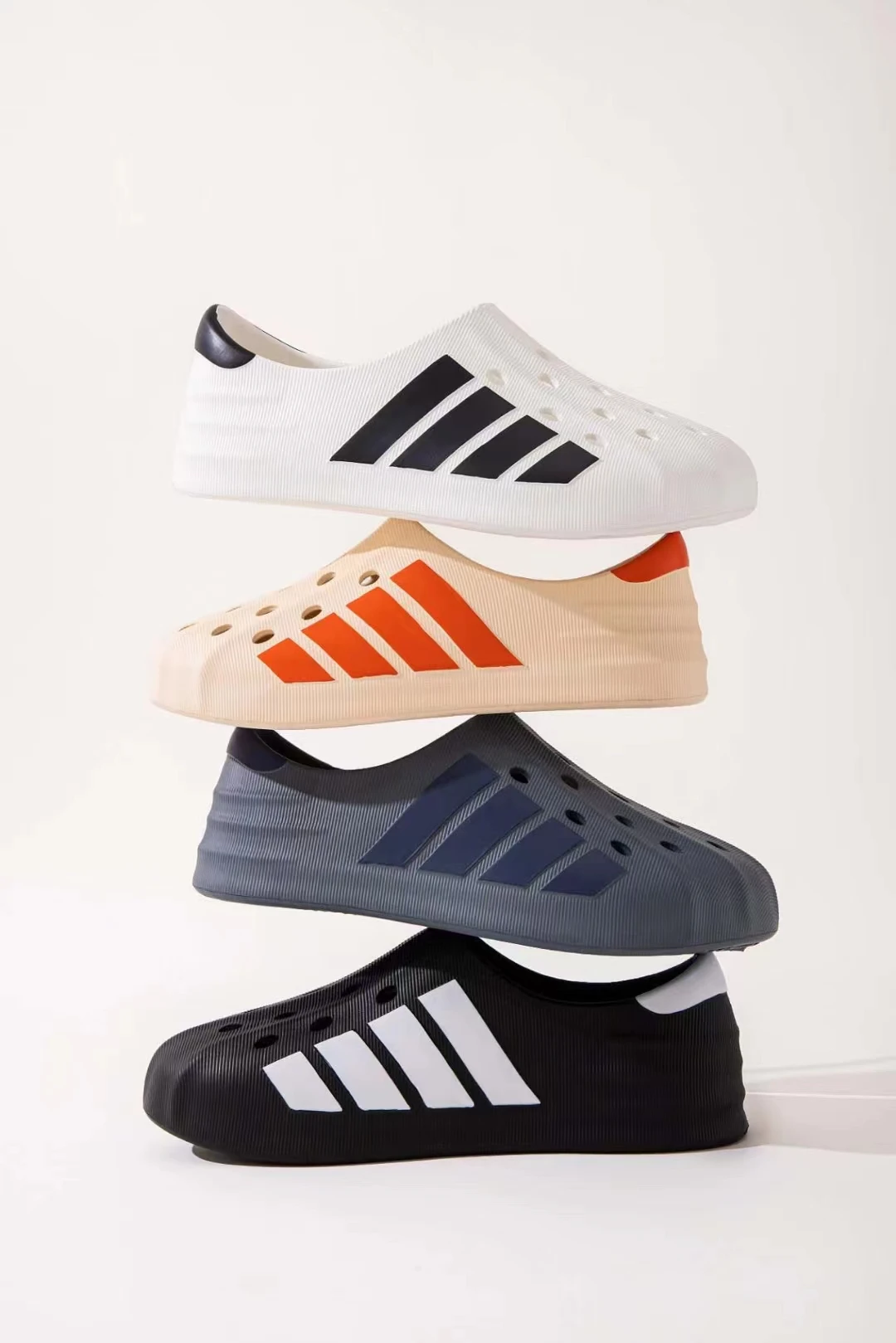 Four Bars 2023 fashion New Style Beach Eva Garden Shoes and Muller clogs Slide Foam Runners Men Women  children Garden shoes