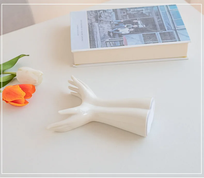 Nordic Creative Ceramic Body Art Vase, Living Room Desktop Hydroponic Flower Arrangement Vase