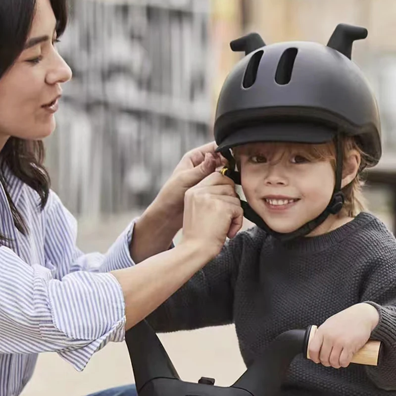 High Quality Super Cute Bike Bicycle Tick Scooter Helmet with Elastic Horn & Safety Light for Kids Toddler