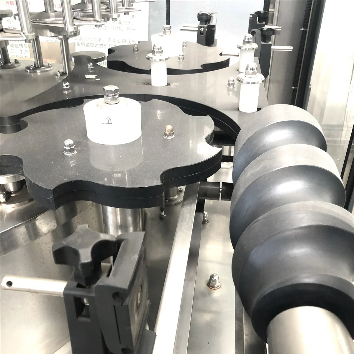 automatic alcoholic beverage soy milk wine whisky filling machine