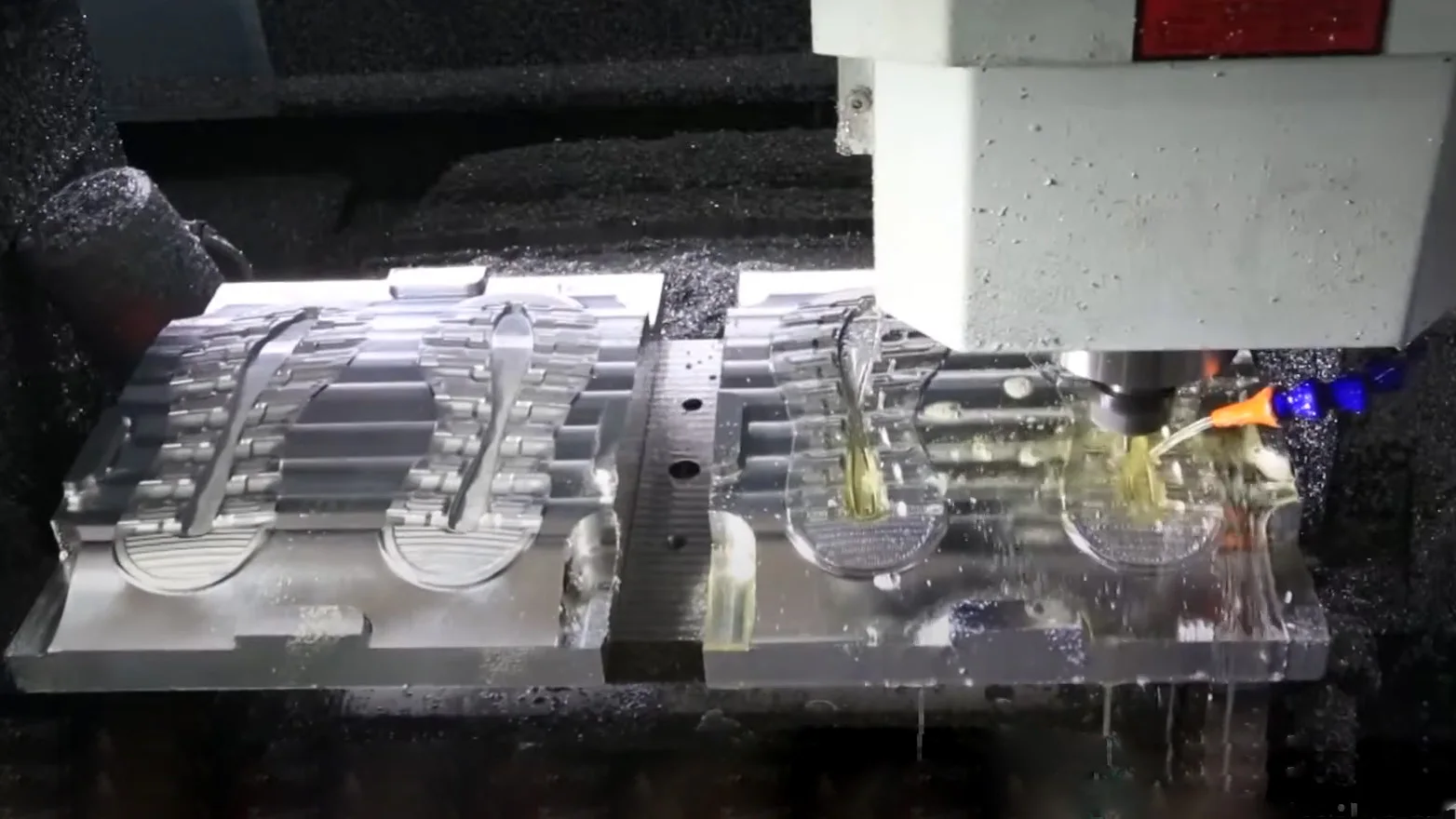 shoe mould making cnc machine 21000rpm spindle speed vertical machining center