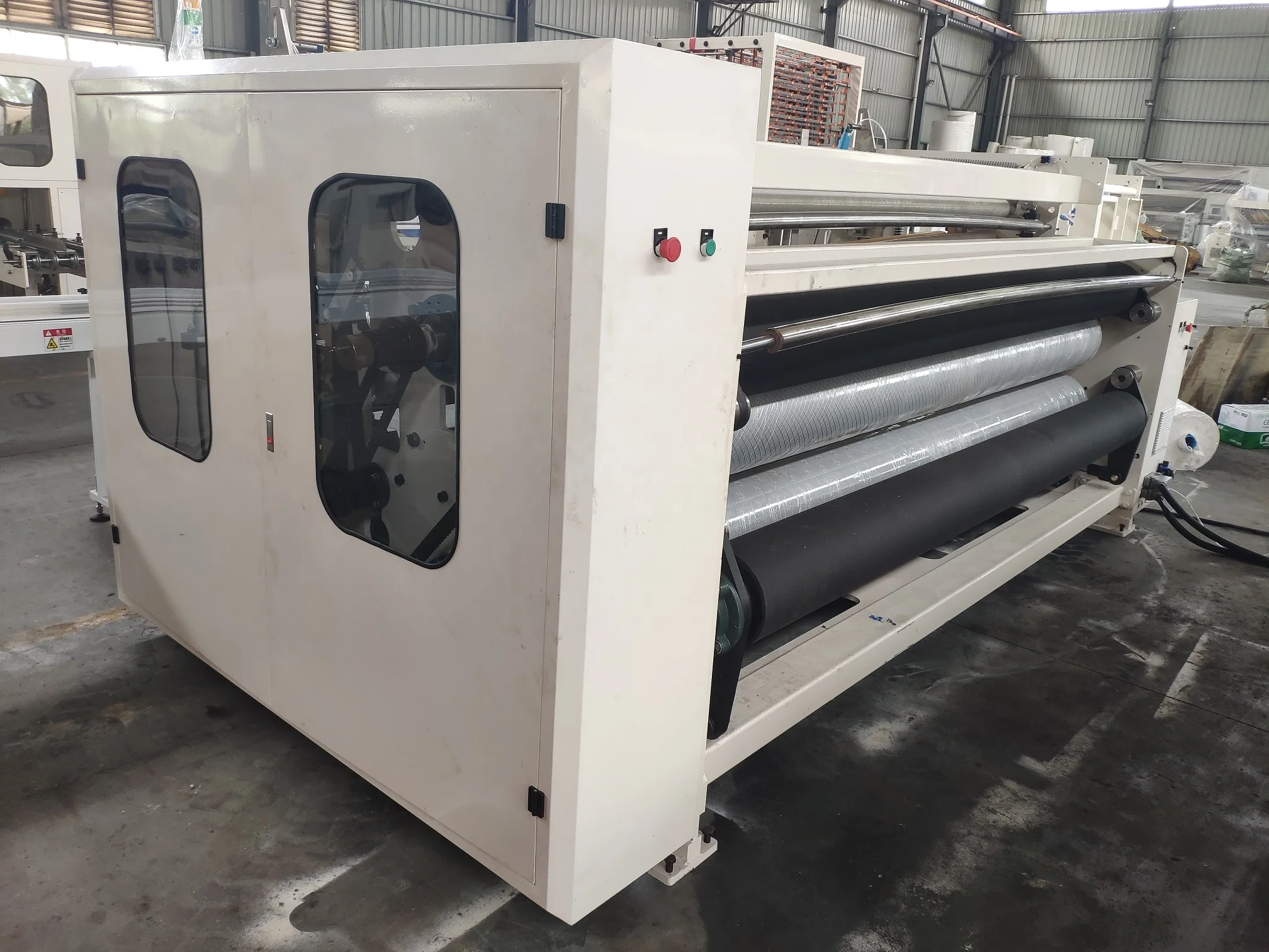 Full automatic small toilet tissue paper roll making machine