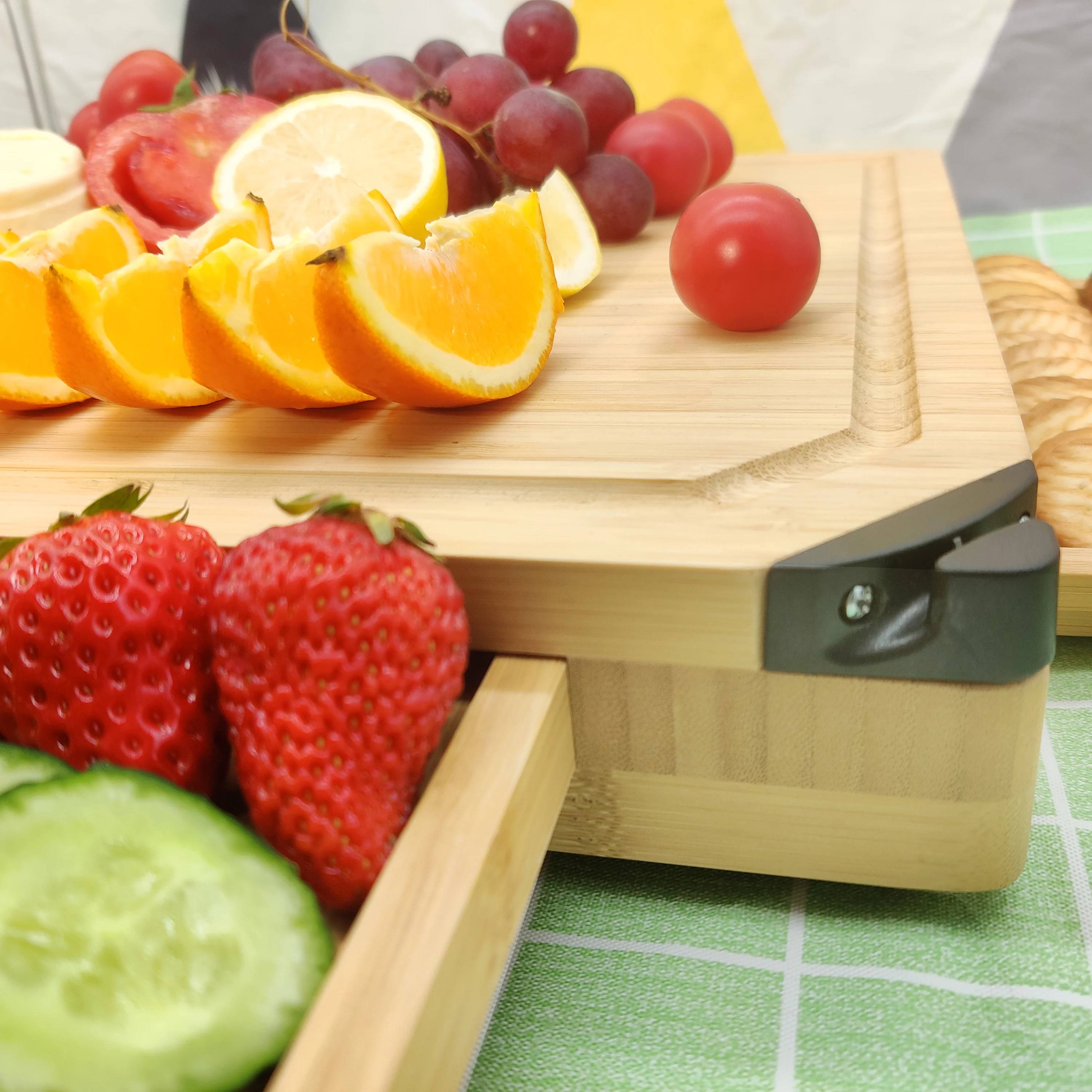 Wholesale cheese board Bamboo chopping block Super thick cutting board Bamboo cheese board with three trays