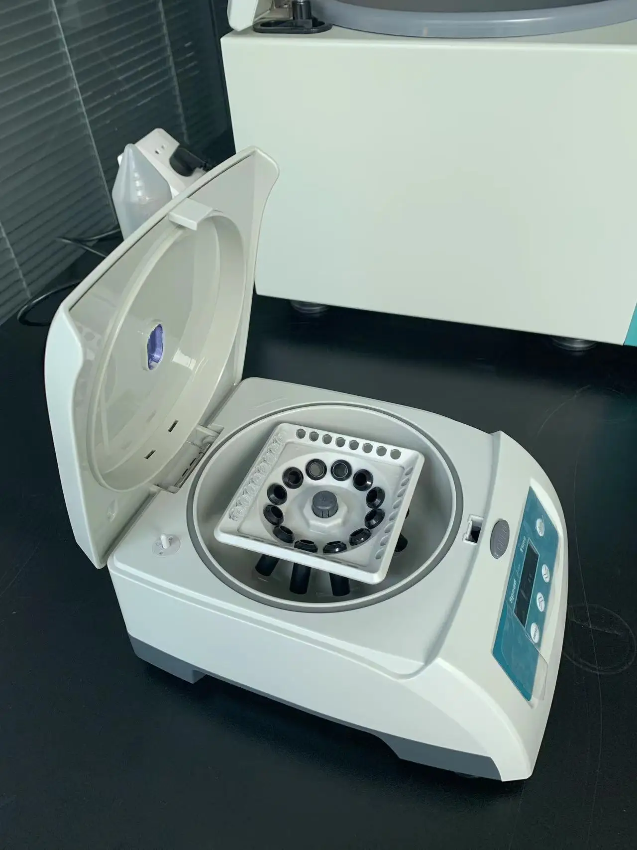 Hochey MT Medical Maintenance-free Portable Centrifugal Pump Low Temperature Due To Airflow Guidance Lab Centrifuge