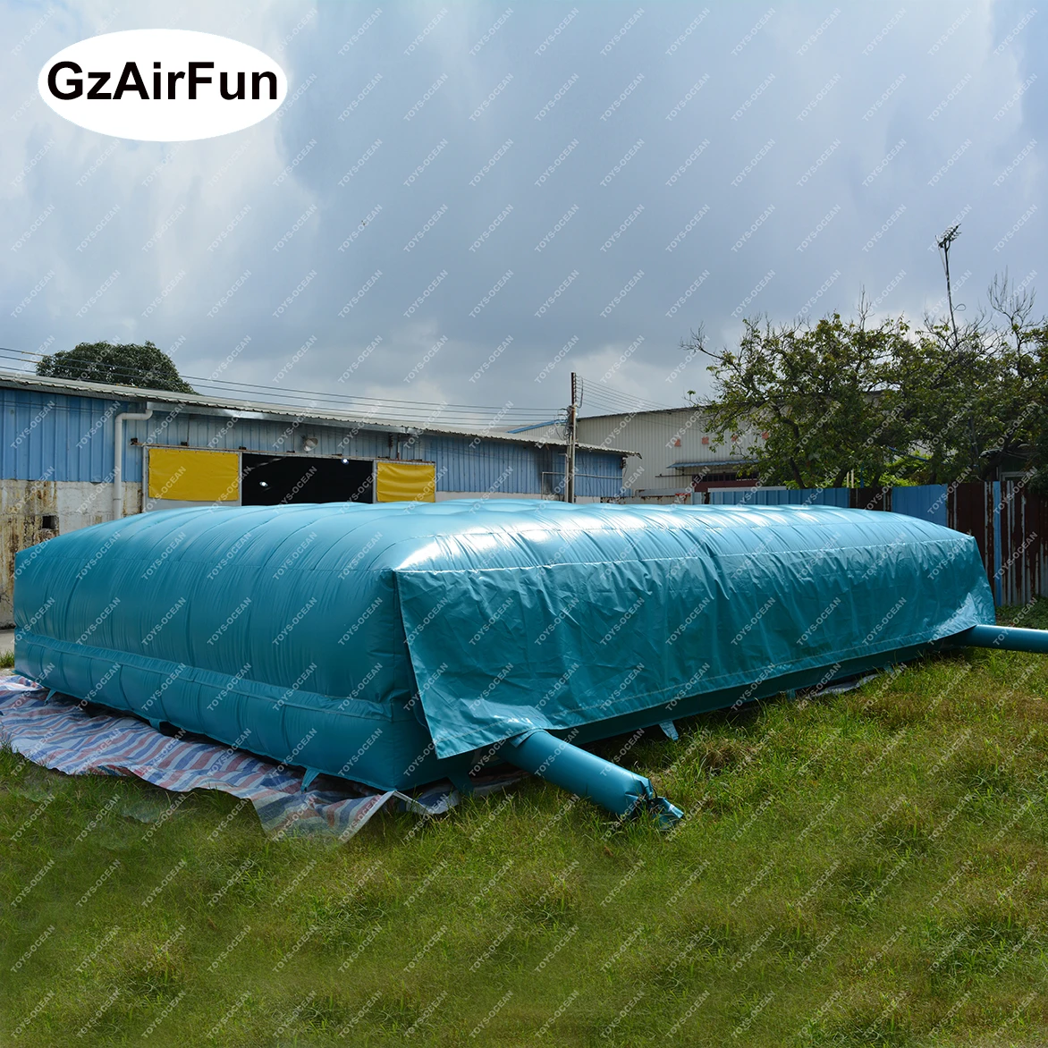 Factory customized Inflatable airbag crash mat stunt jump airbag gymnastics landing trampoline park airbag