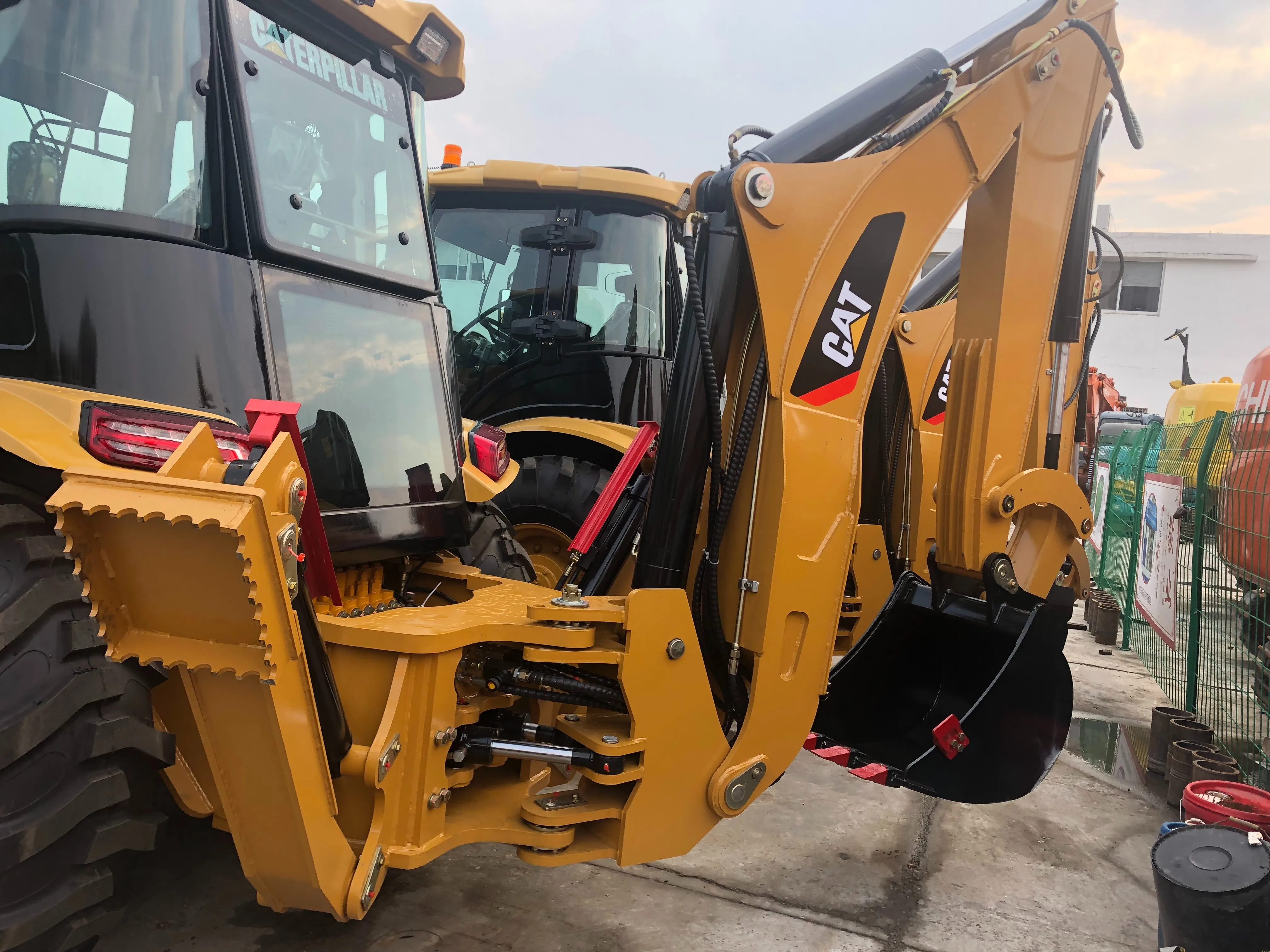 Used cat 430F The machine is in very good working condition