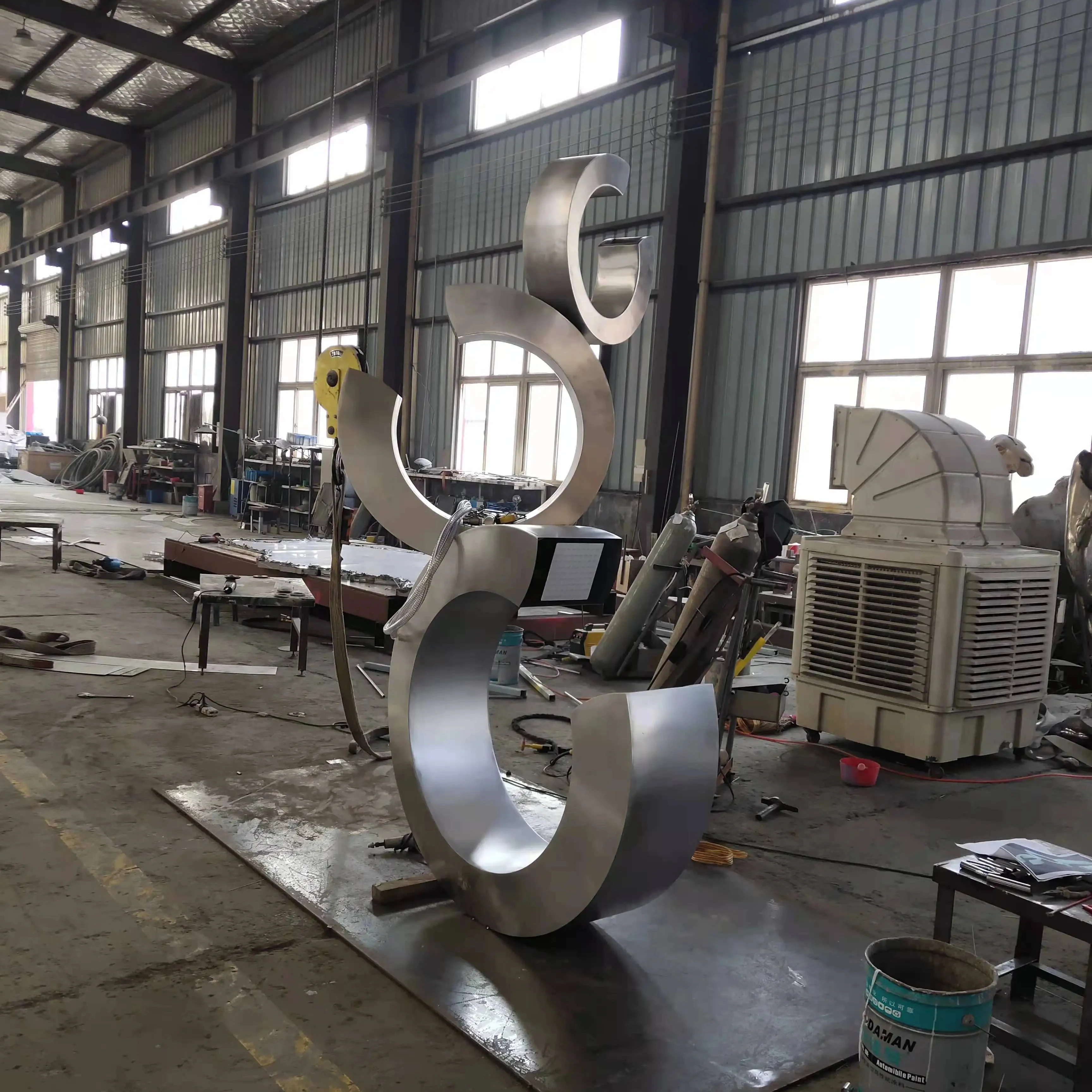 Modern garden outdoor water fountain statue home yard pool decor large stainless steel abstract metal art waterfall sculpture