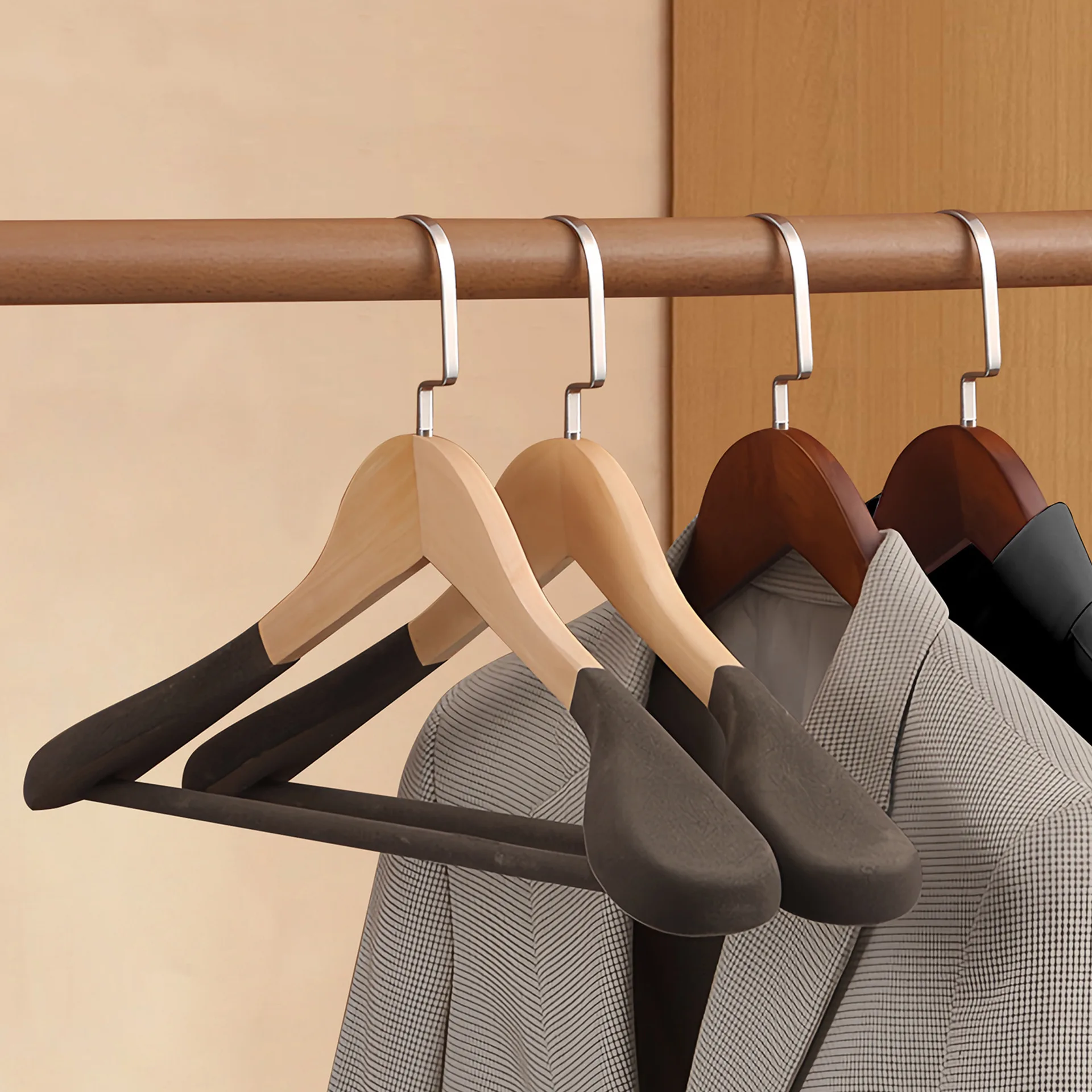 Wholesale High-Grade Coat Suit Solid Wood Hanger With Seamless Wide Shoulder Support Single Tier Metal Hanger With Flocking Hook