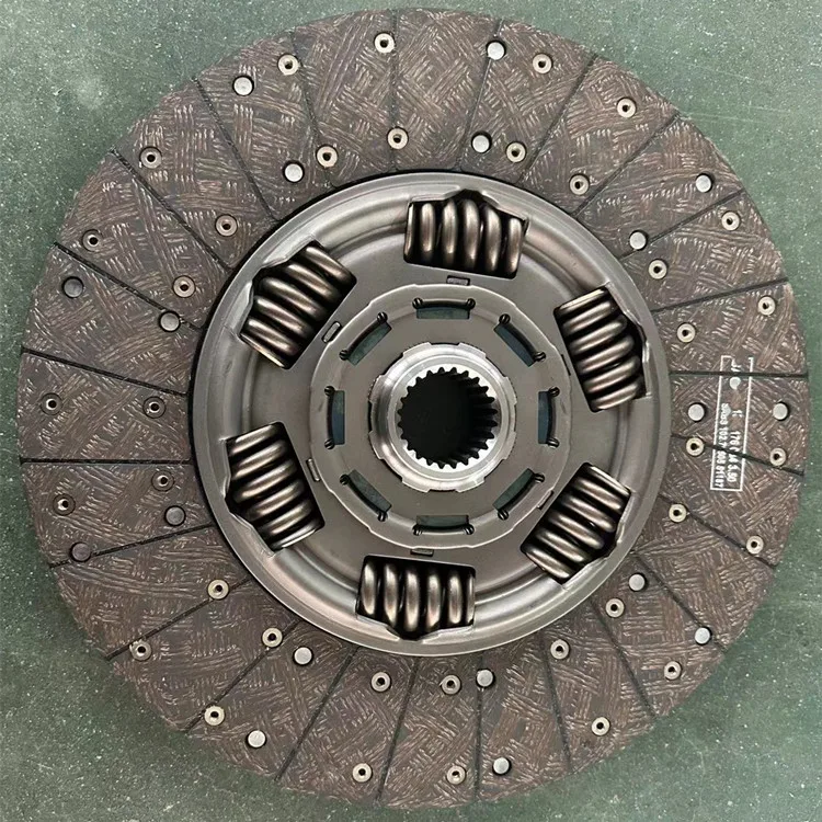 430mm OEM number 1878006370 manufacture produces high quality wholesale truck clutch disc for truck accessories.