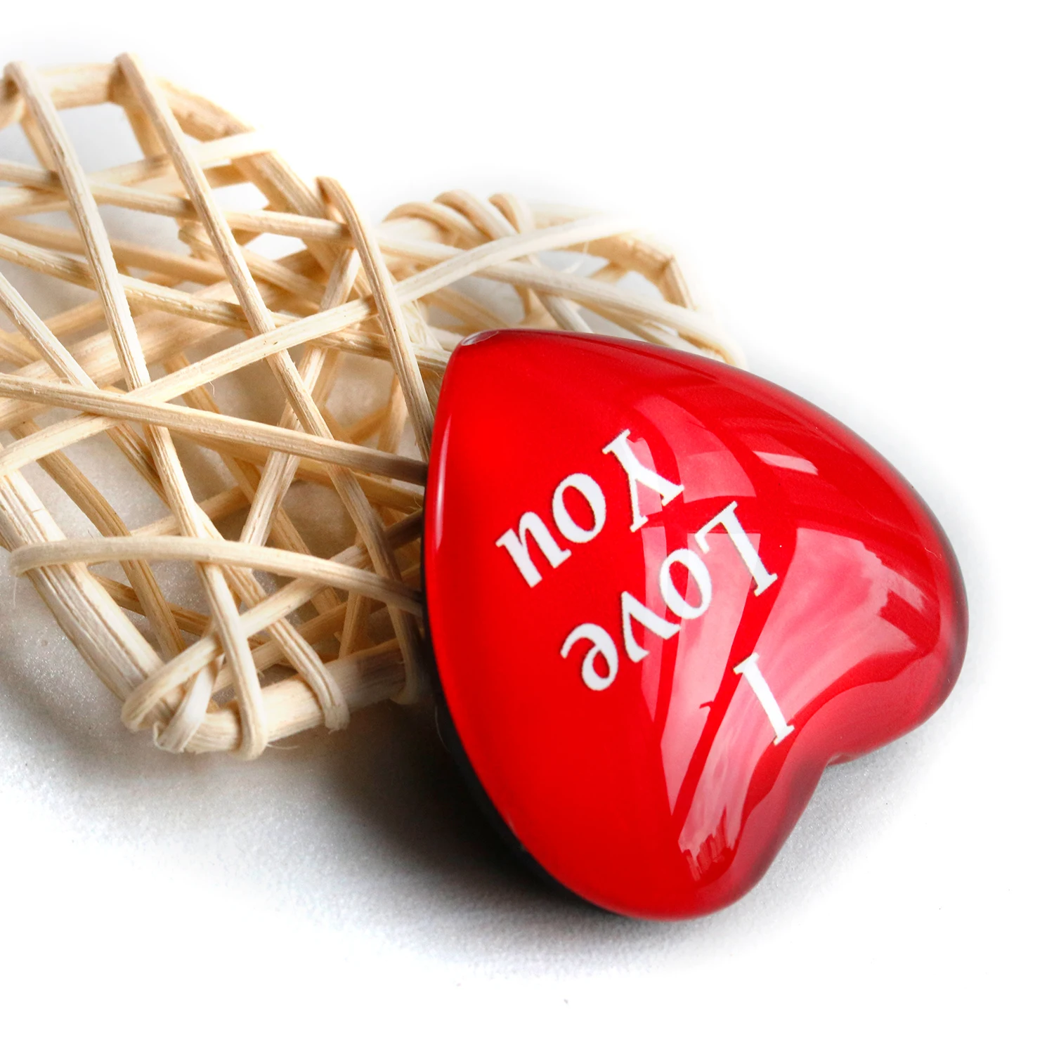 China Suppliers Country Buy Cheap Newest Gifts Tourist Crystal Heart Shape Glass Fridge Magnet