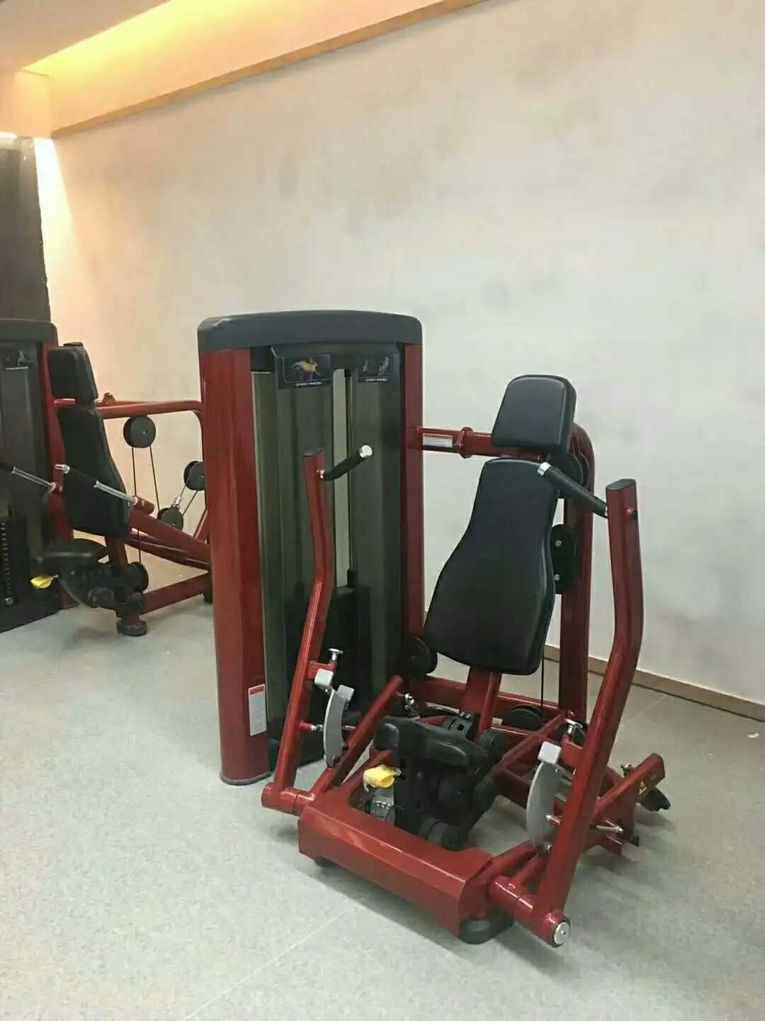 
Factory direct sales luxury club gym bodybuilding fitness equipment Converging Chest Press RuiBu-9028 