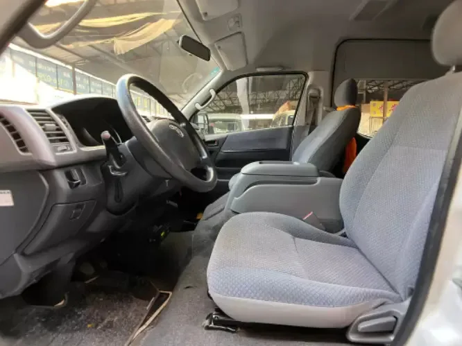 Toyota HIACE 13 seats Used Cars