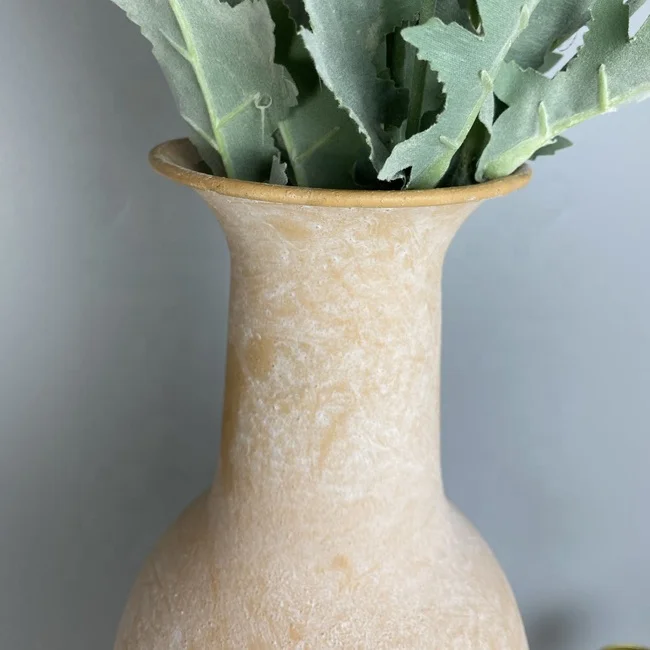 Lander Handmade terracotta decorative rustic farmhouse metal flower vase for home decoration