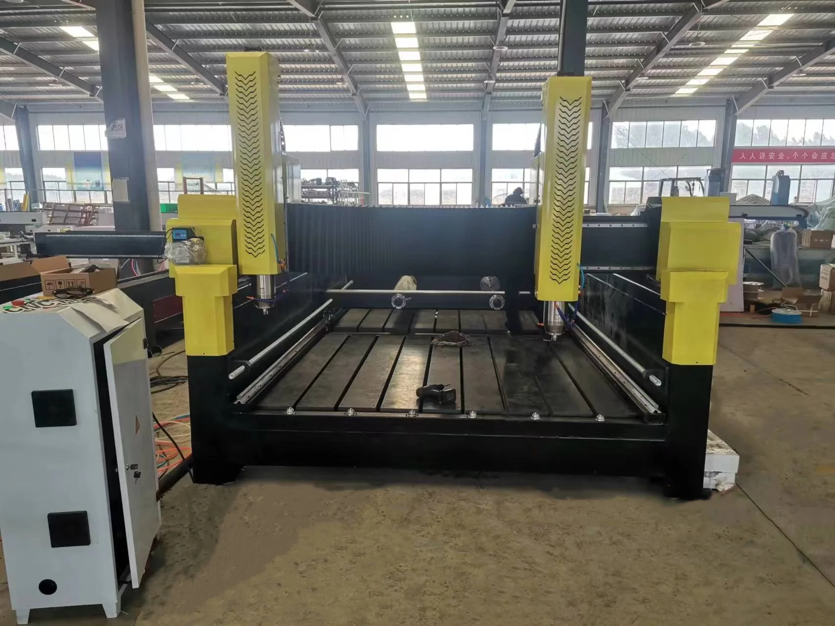 Songli 1325 high configuration 5.5kw heavy stone carving machine woodworking carving cutting machine CNC stone router