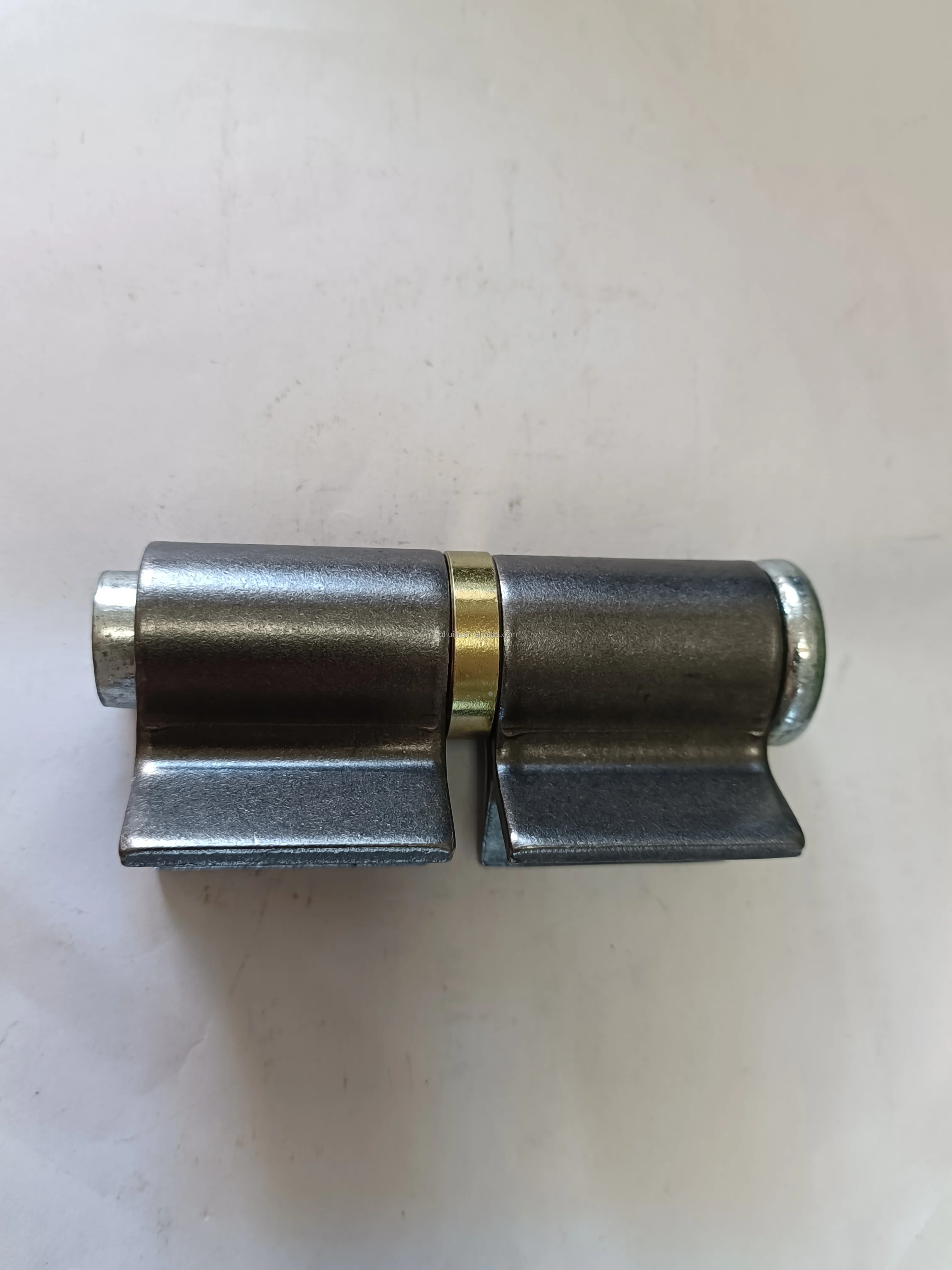 The surface can be galvanized and used for special-shaped welding hinge on heavy doors and windows