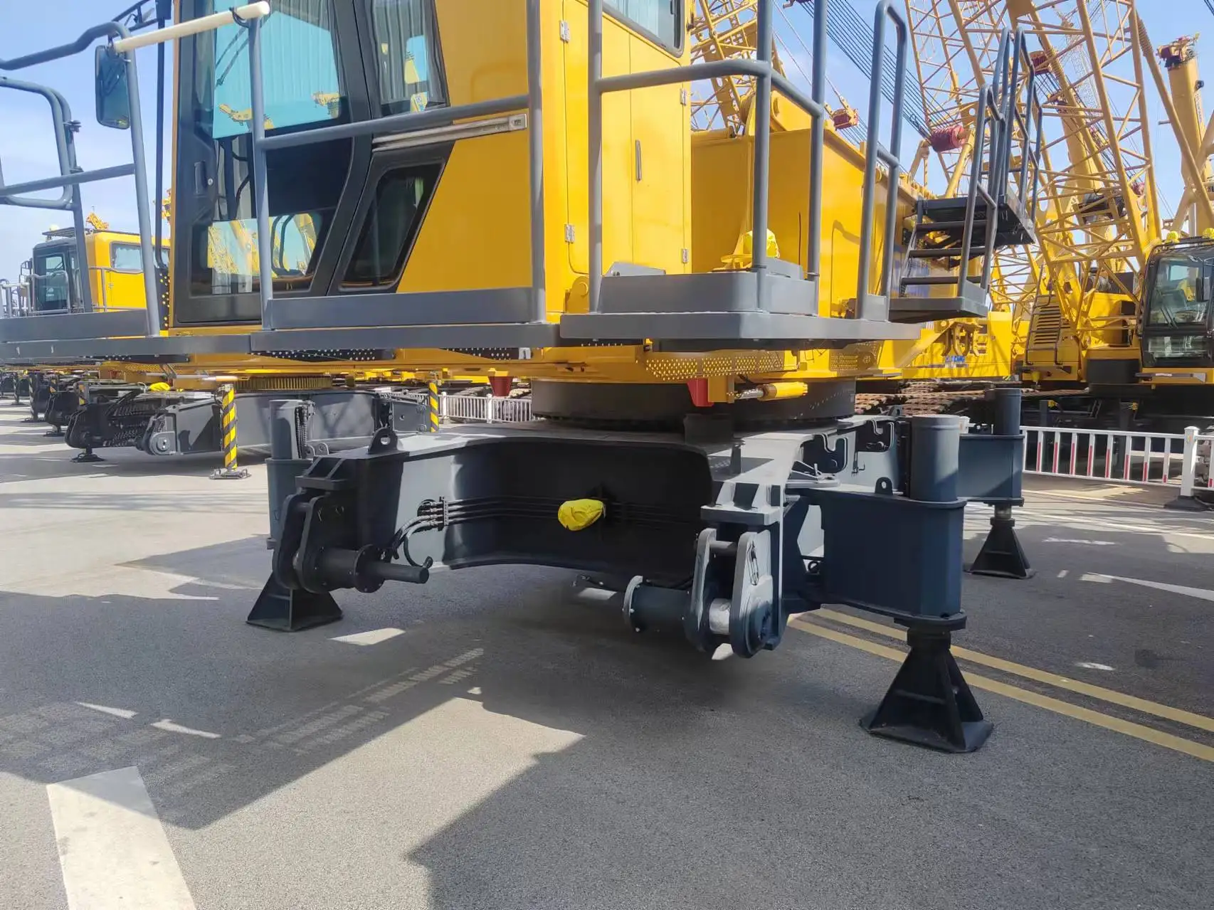 XCMG Official Second Hand 130 Ton Mechanical Crane XGC130-I Used Hydraulic Crawler Crane With Best Prices