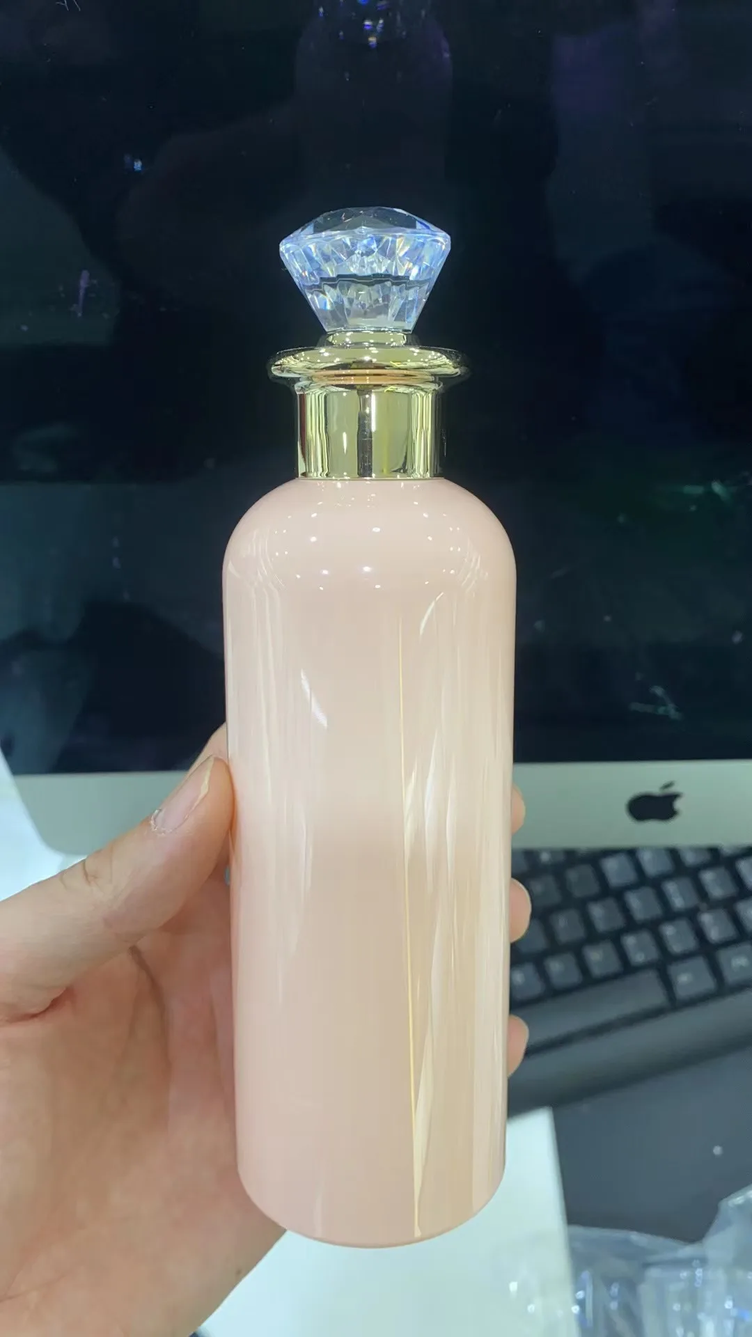 100ml~500ml Toner makeup water pure dew skin care serum lotion bath gel plastic sub-packaging bottle with Gold Cover