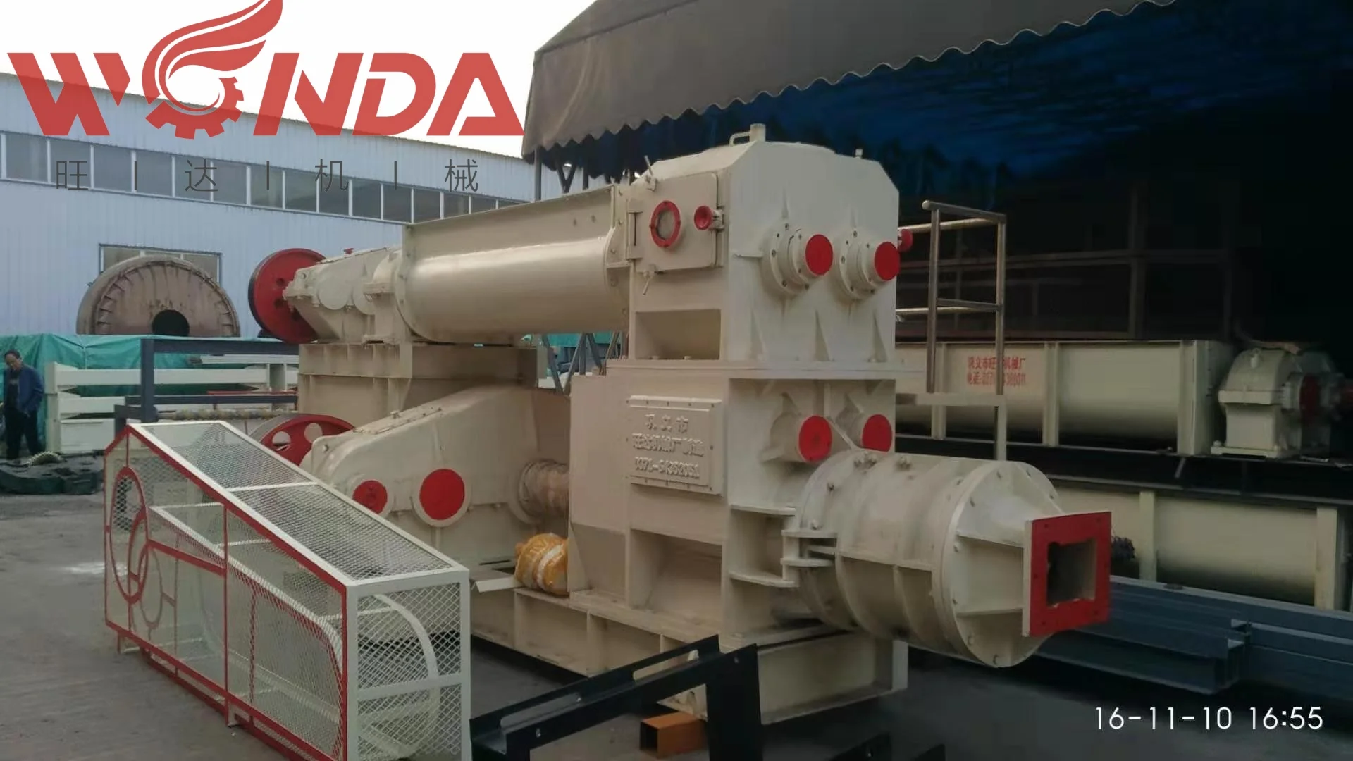 Vacuum logo clay brick machine earth mud brick making machinery for brick factory in India