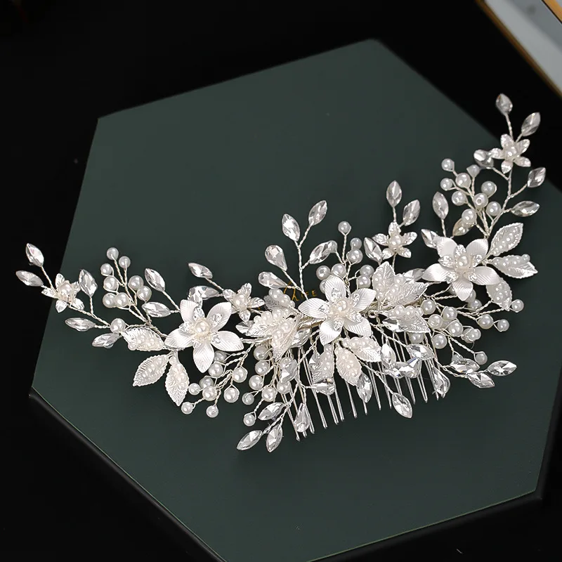 Wholesale China Yiwu New Wedding Bridal Hair Accessories Shining Rhinestone Hand Pearl Hair Comb