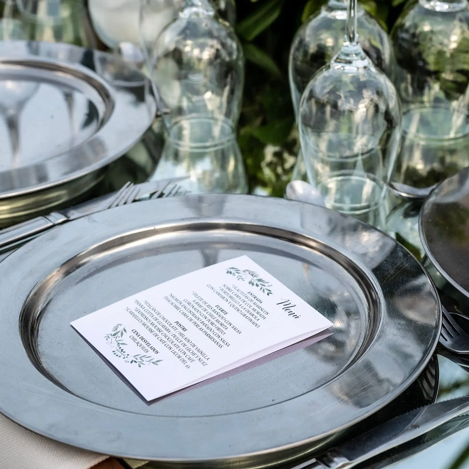 Service assiette & plat de presentation mariage or design table luxe, dessert sous les assiette mariage wedding pour restaurant