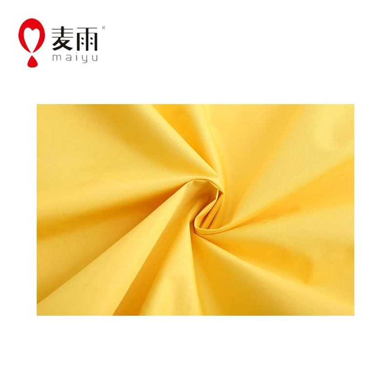 
China great quality 100% waterproof yellow raincoat hooded 