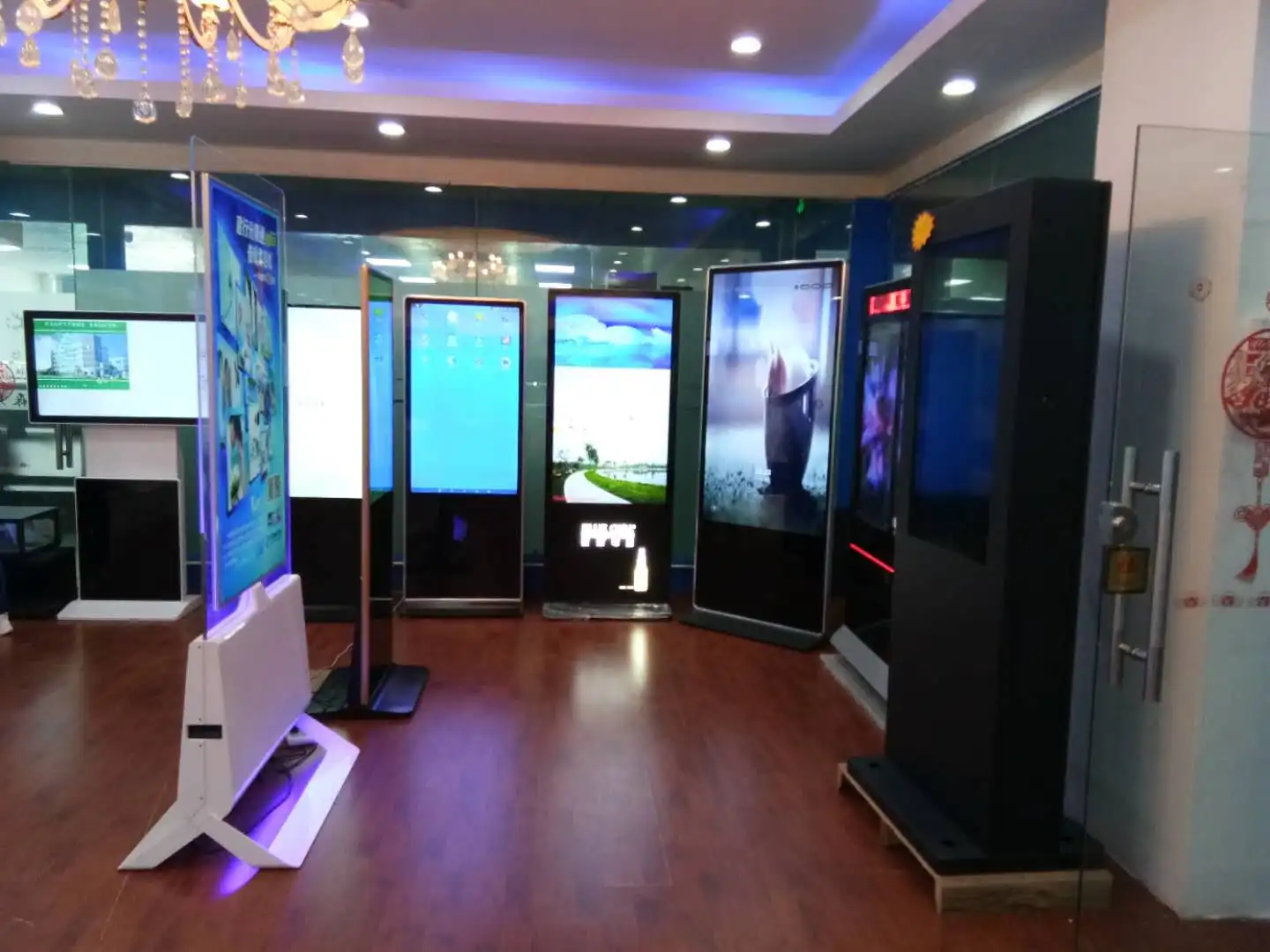 Senke 43 inch floor stand lcd touch screen loop video commercial advertising display screen