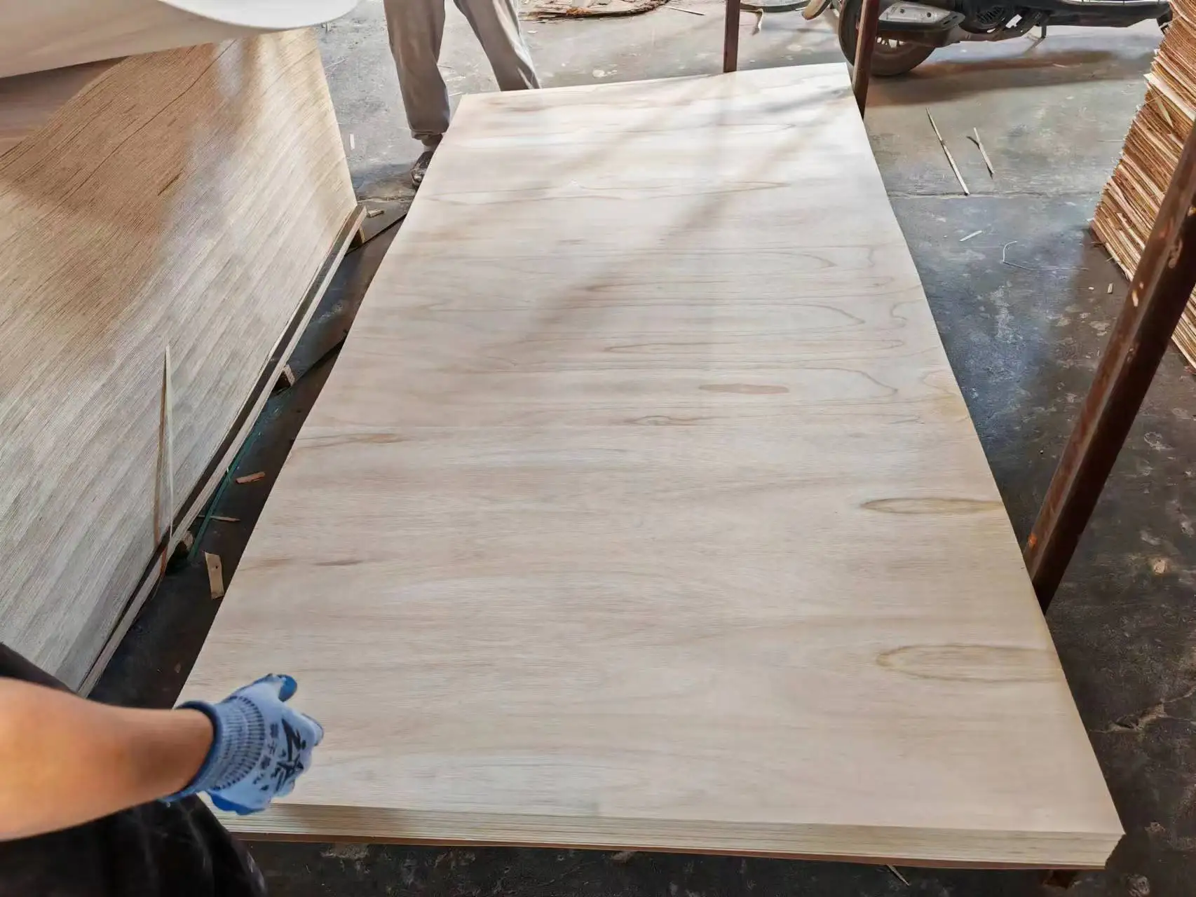 1.5--6MM Natural Wood Sheets Cutting Commercial Basswood Plywood/6/9/12/15/18MM Commercial Plywood