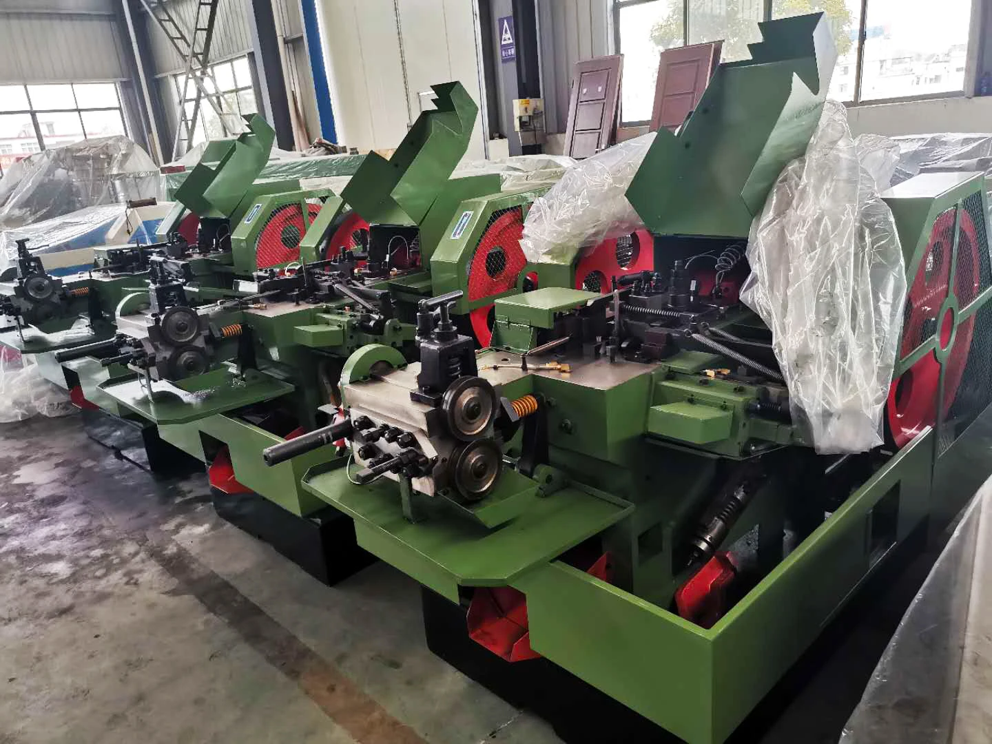 Half hollow rivet making machine semi-tubular rivets cold heading machinery