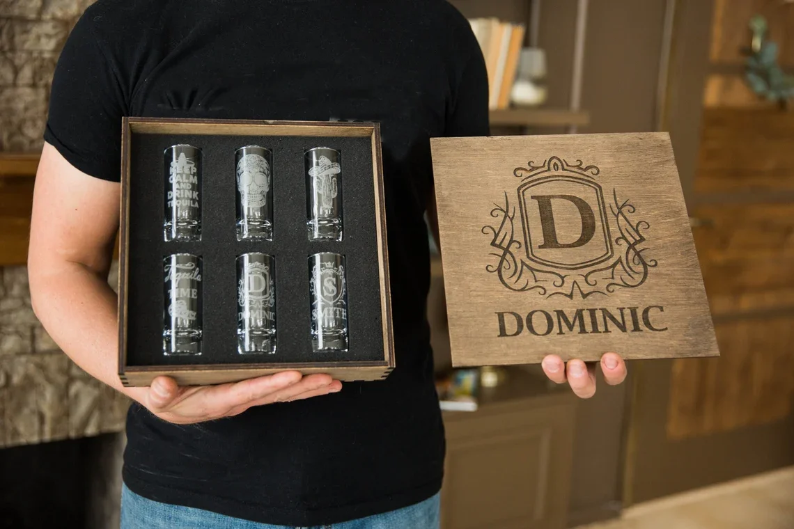 Christmas Wood Gift Glasses Box with Beer Flight Tray Party Wood Wine Glass Box Personalized Tequila Shot Glasses Tray