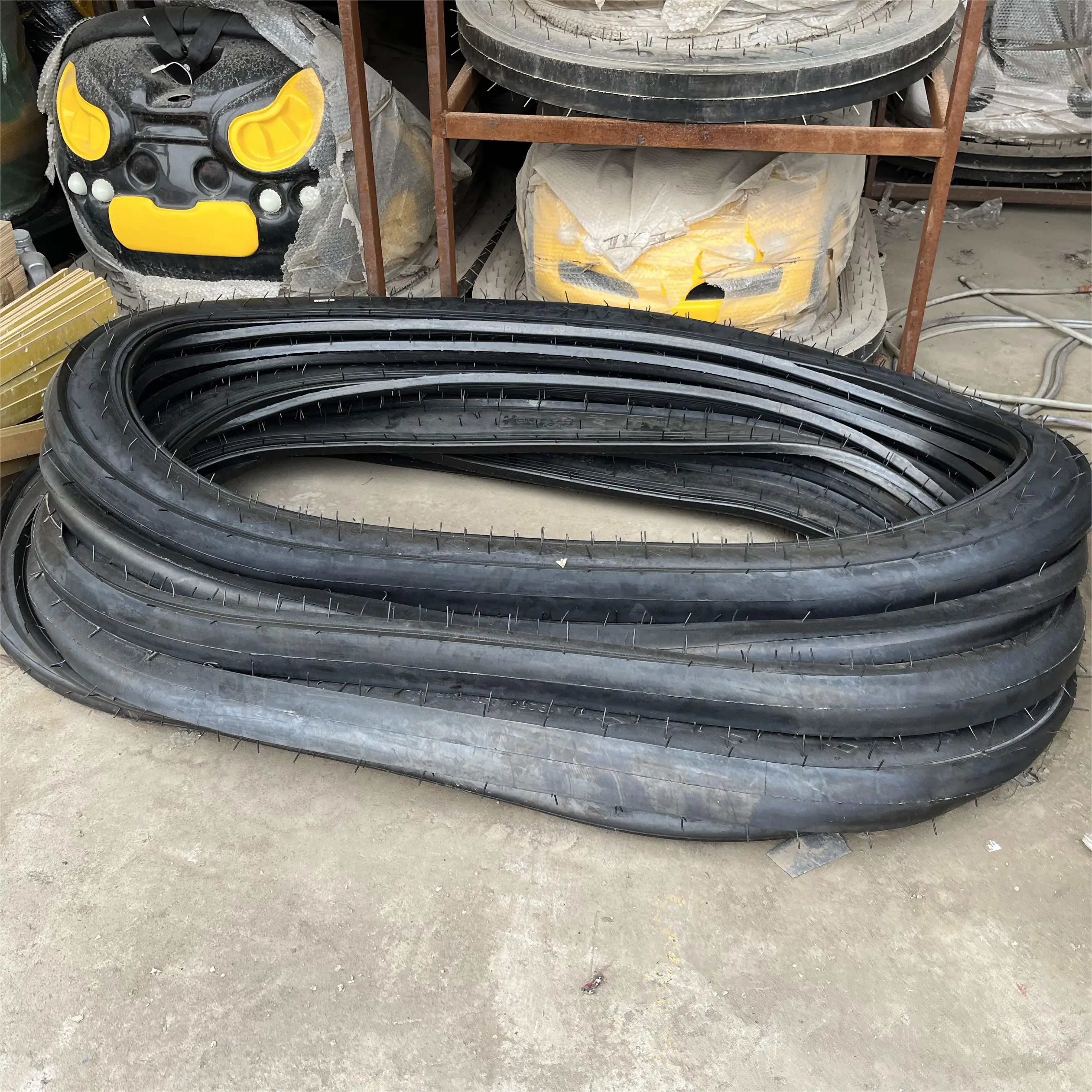 china factory directly sale low price amusement facilities ride-on cars bumper cars spare tires for bumper car tube neumaticos