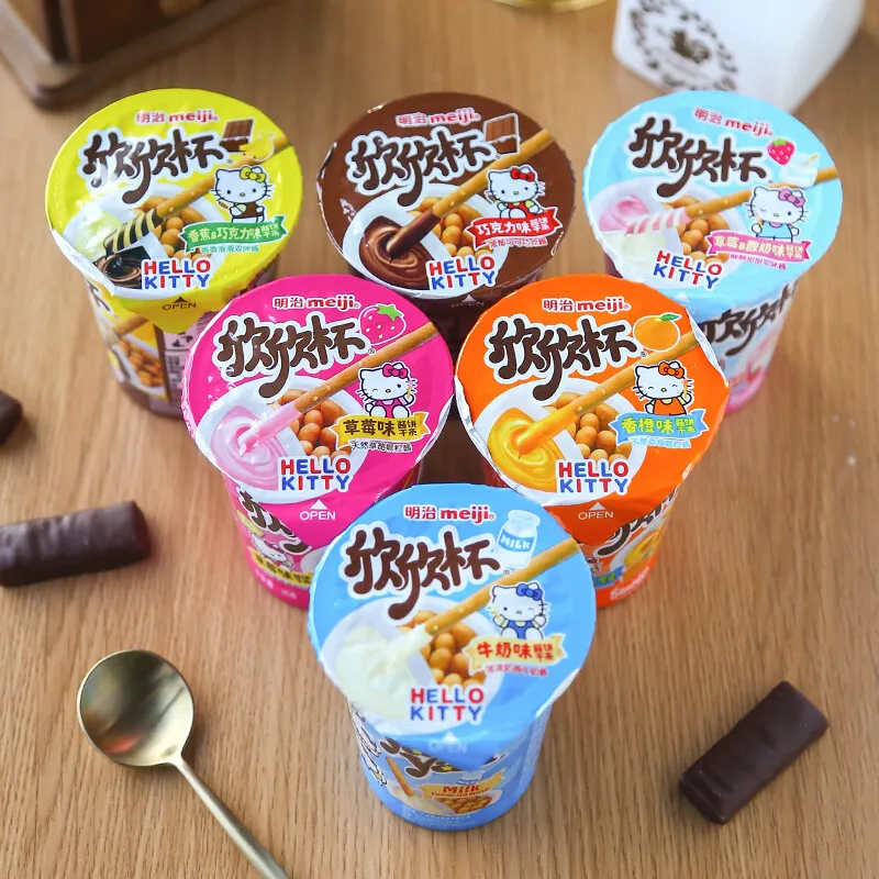 Meijis 25g biscuit sticks biscuit sticks dipped in chocolate sauce strawberry yogurt flavor biscuits