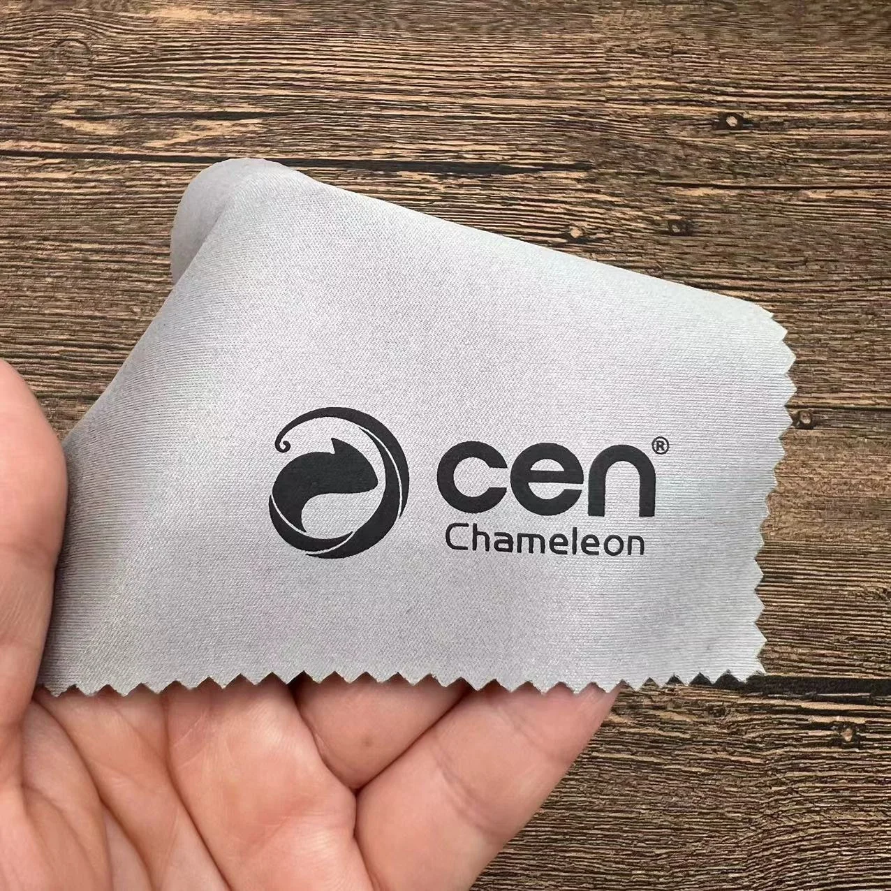 Premium Grey Lens Cleaning Wipes with Customized Logo Printed for Mobile Phone Screens Electronic Products