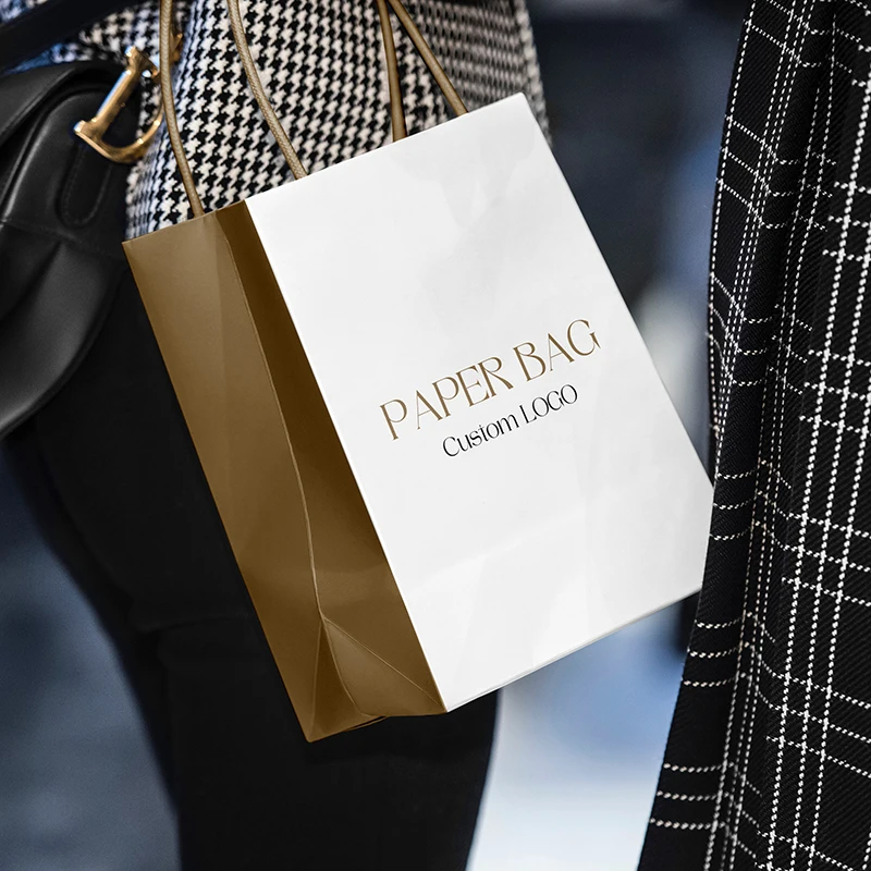 Custom Printing Logo Fashion Luxury recyclable shopping gift carry paper bags with handle