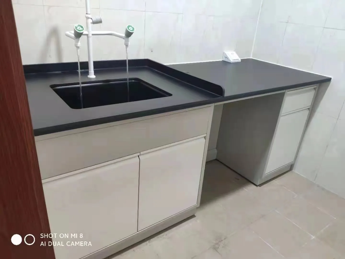 School lab furniture chemistry lab equipment Steel & Wood structure central work bench Guangzhou research laboratory furniture