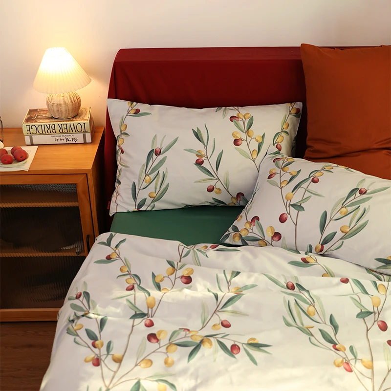 OEKO-TEX по индивидуальному заказу постельных принадлежностей OEM 100% хлопок набор постельных принадлежностей класса люкс с принтовым дизайном, набор стеганых одеял