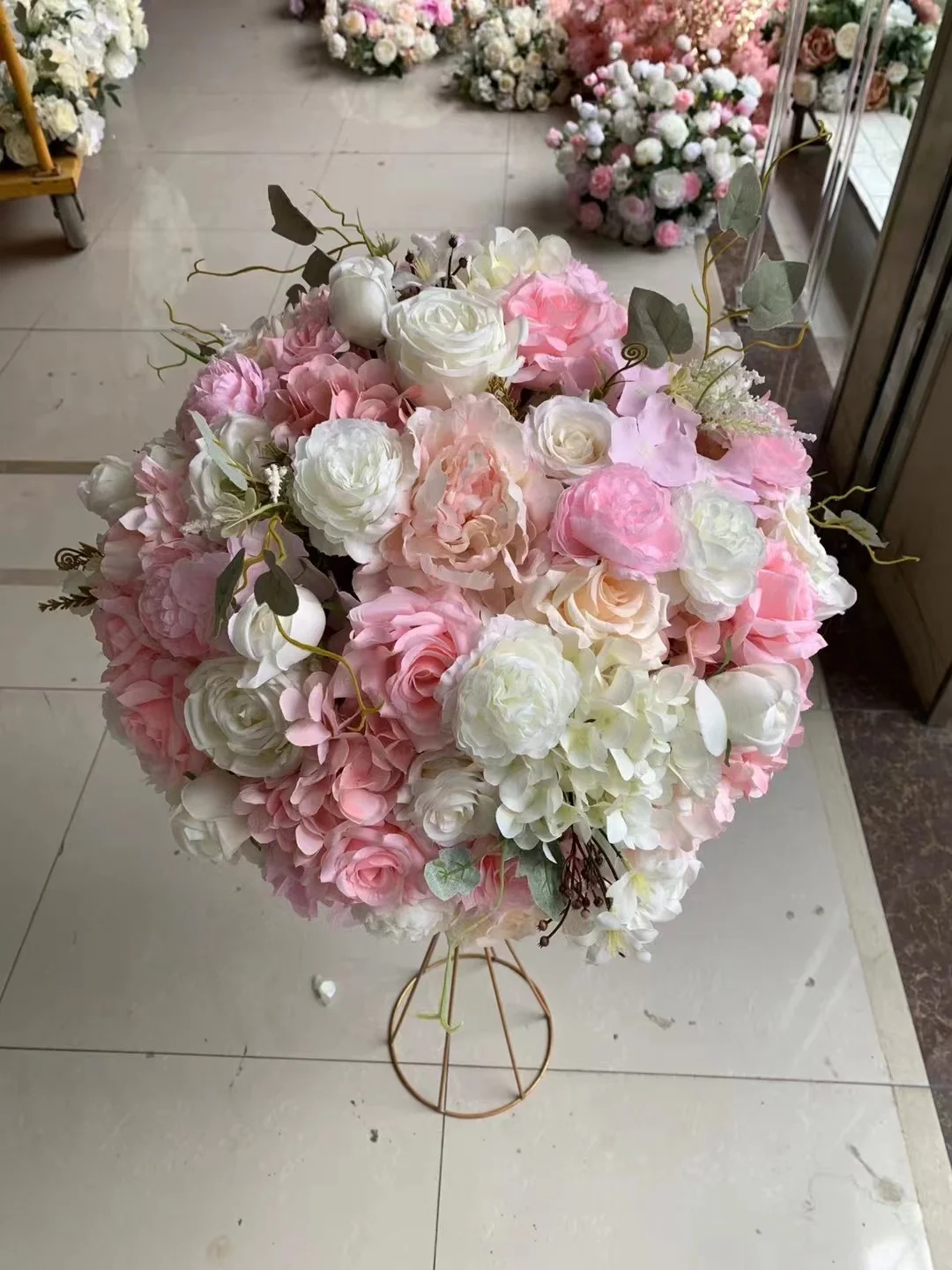 Wholesale Wedding silk flower ball Artificial flower ball wedding table center flower suitable for wedding decoration