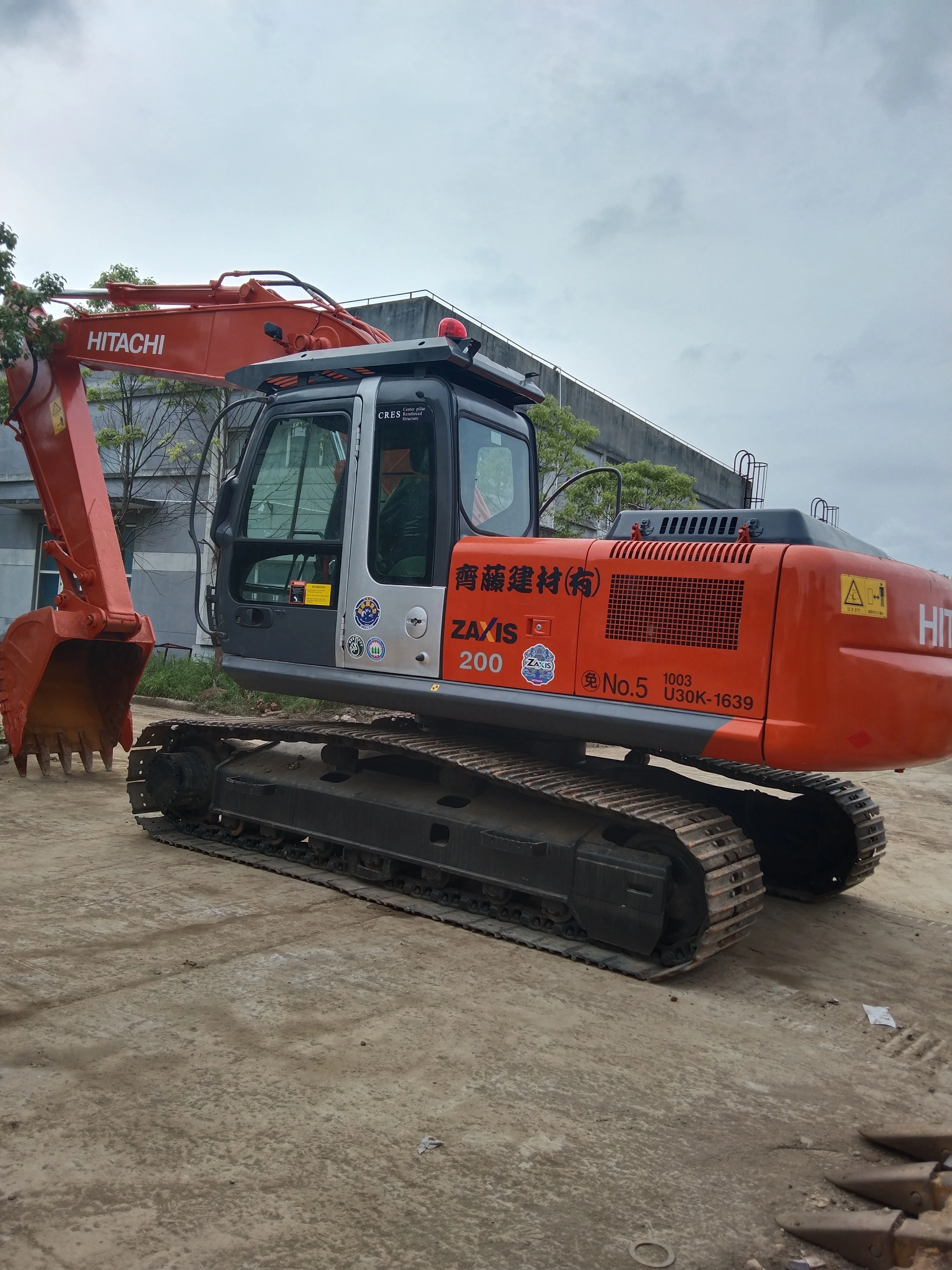 Used Hitachi excavator ZX200-3 crawler excavator for sale excavator hitachi ZAXIS 200 200-6 with imported engine