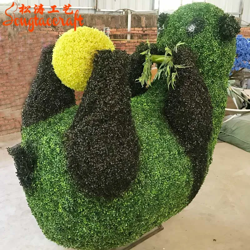 Giant Moss Topiary Panda Animal Shape Wire Frame Artificial Grass Sculpture For Indoor Garden