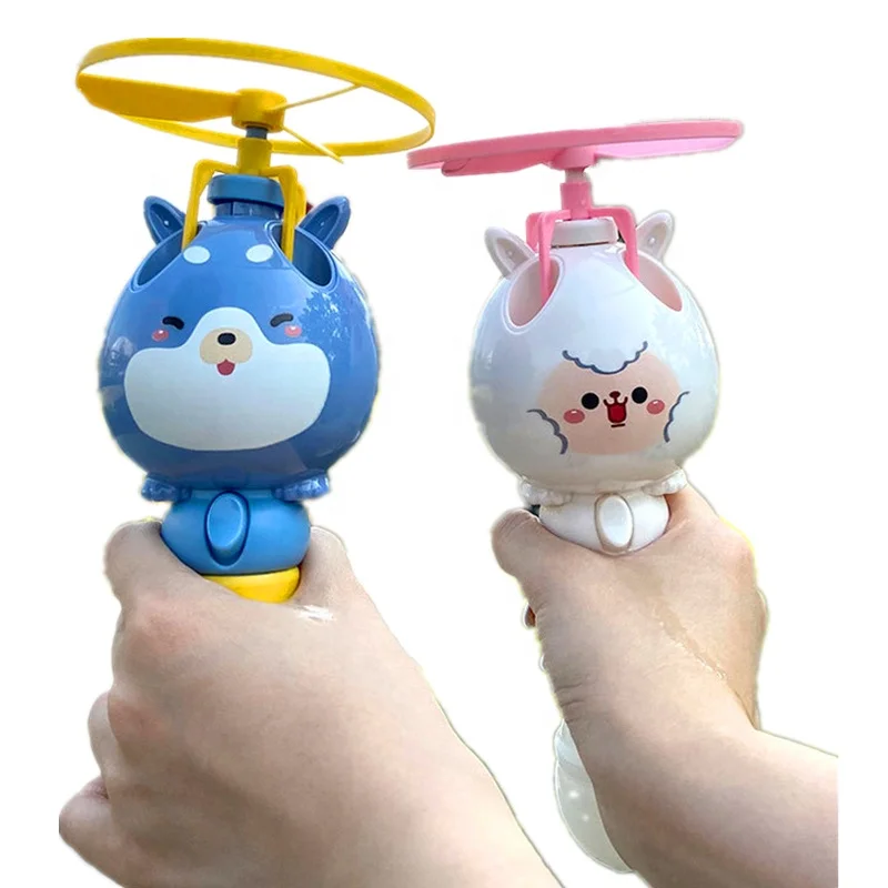 Летающая машинка для пузырей бамбуковая Стрекоза детская игрушка мультяшная сеть знаменитостей с той же уличной вращающейся сказочной палочкой