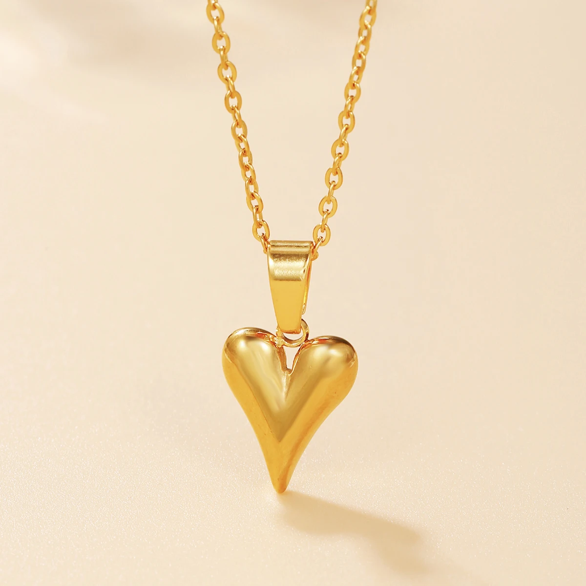 New Fashion Women Jewelry 18k Gold Necklace 316L Stainless Steel Heart Long Pendant Necklace Custom