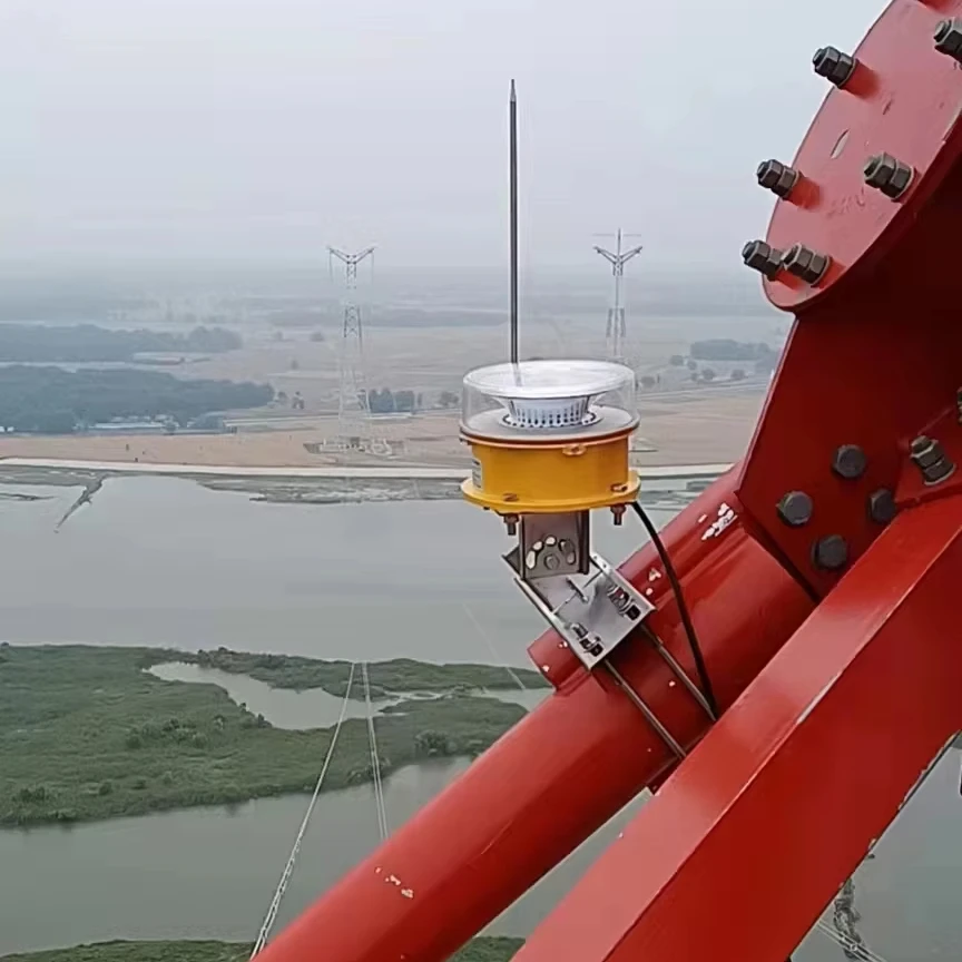 FAA L 864 LED Obstruction Lights For Towers Integrated Fault Monitoring 20 and 40 FPM Red Obstruction Lighting Systems