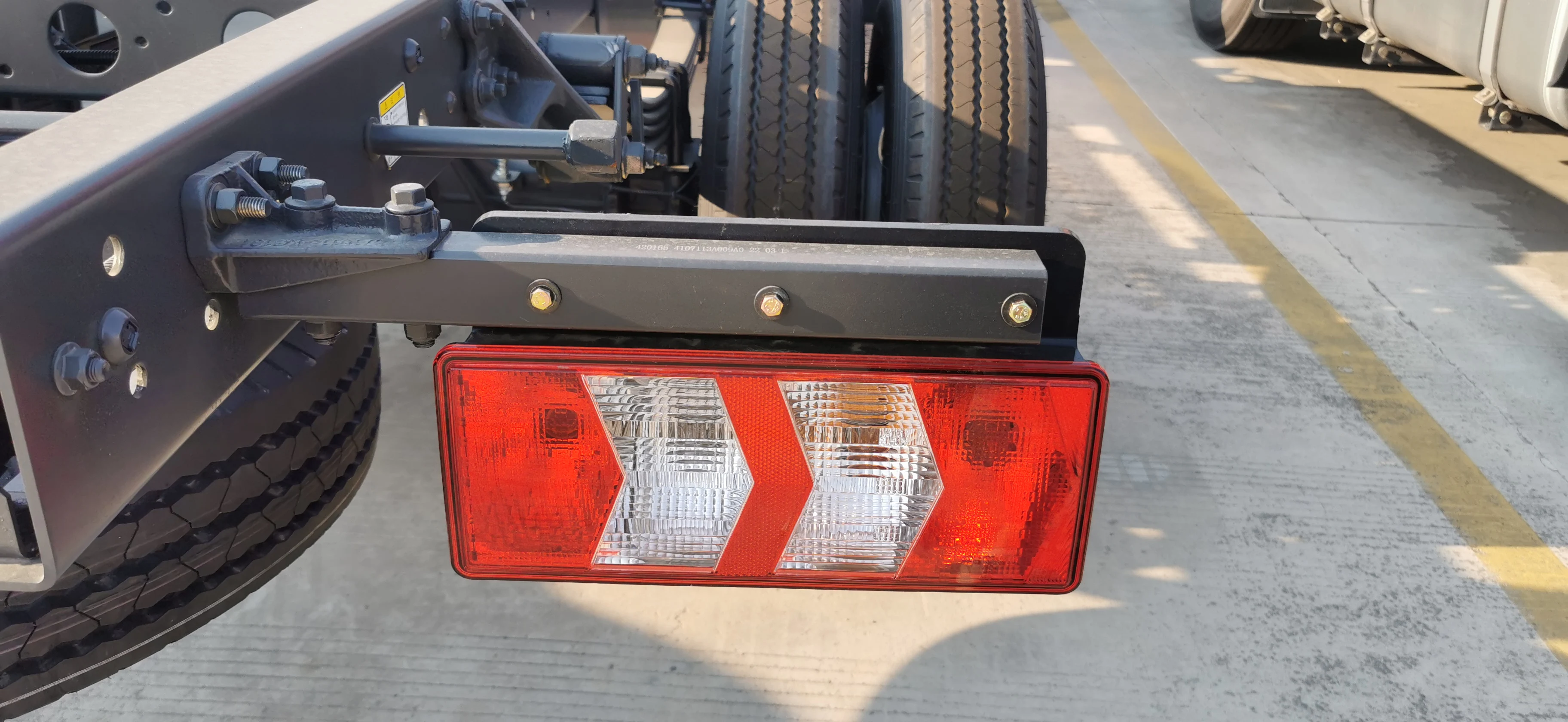 L2 4*2 Four-Wheeler box truck Wholesale Price Vehicle Customization 2022 New Energy truck electric light truck for sale