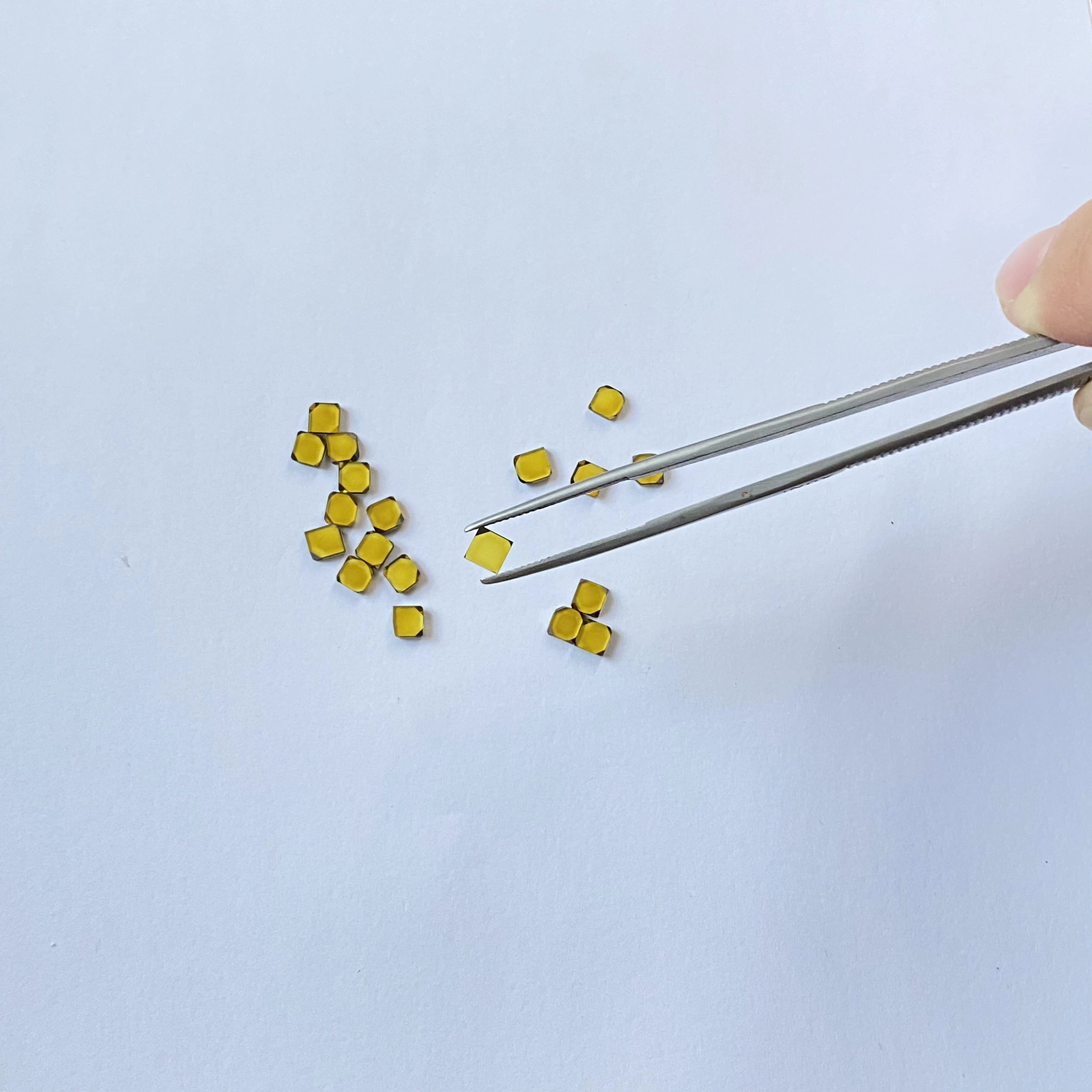 MCD HPHT Single Crystal Synthetic Diamond Plate for Cutting Tools diamond HTHP yellow diamond hthp