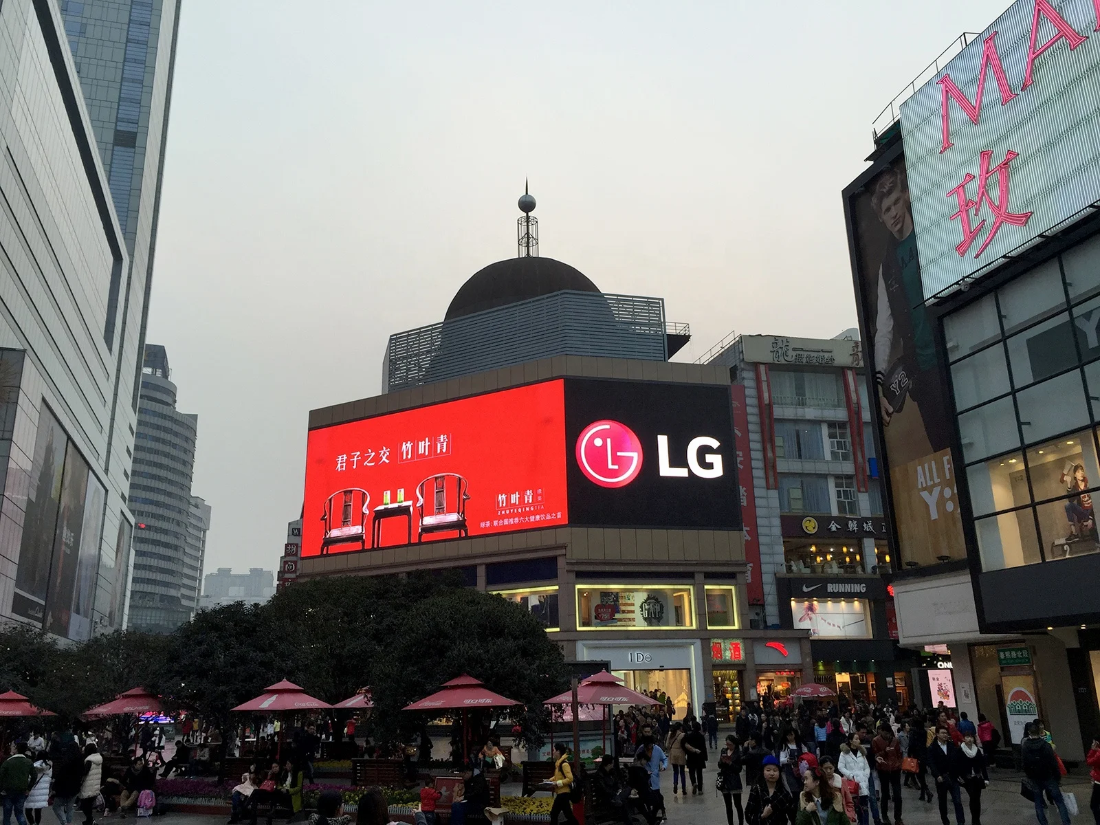 Cheap Factory Price outdoor advertising single pole street led billboard