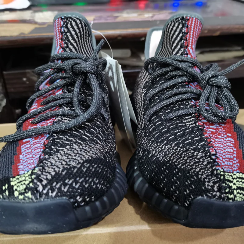 
Original quality yeezy 380 500 350 700 Men Running Sneakers Women Sports Shoes 